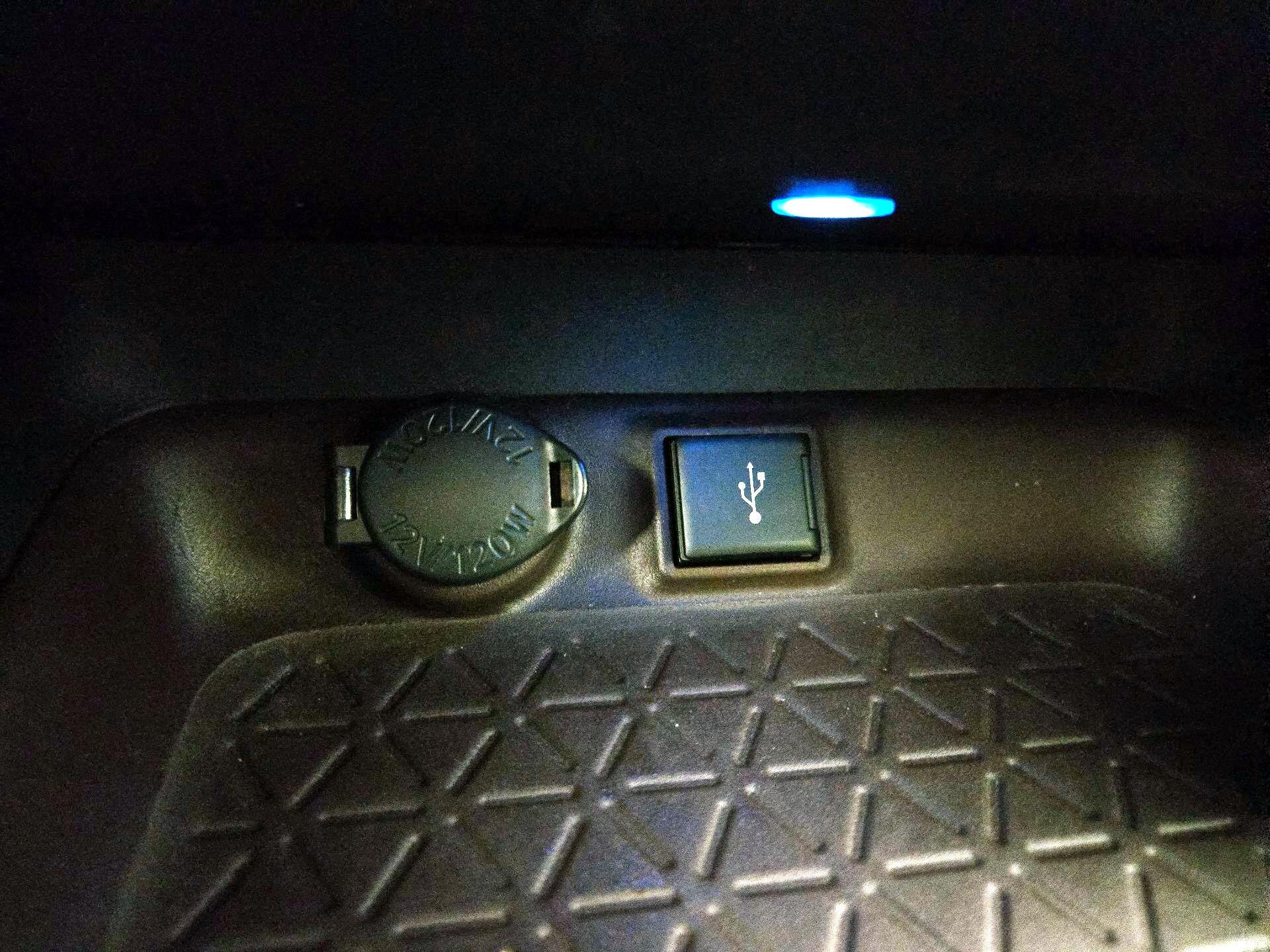 Thumbnail: 2021 Toyota RAV4 - 17