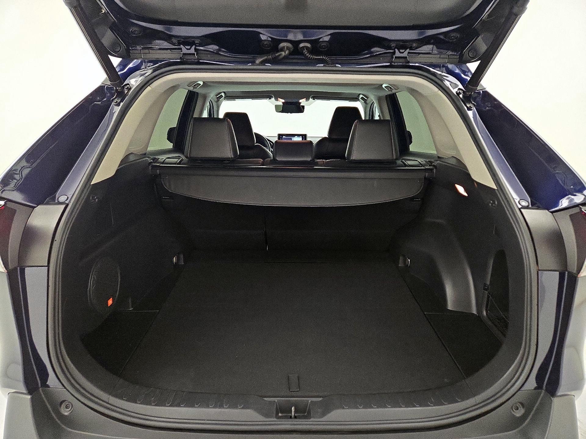 Thumbnail: 2021 Toyota RAV4 - 20