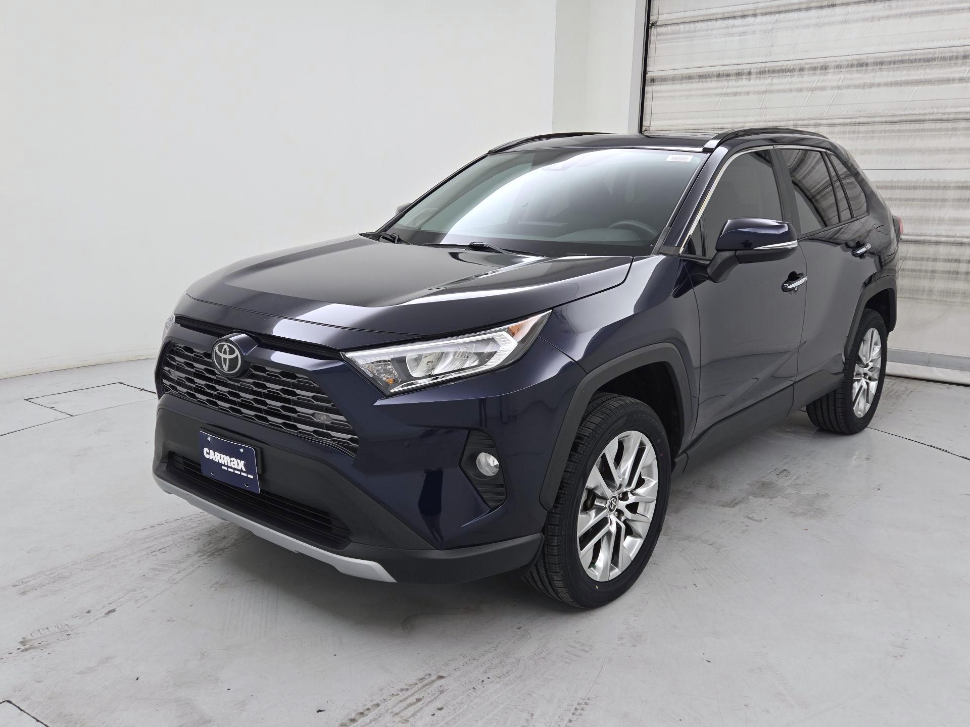 Thumbnail: 2021 Toyota RAV4 - 3