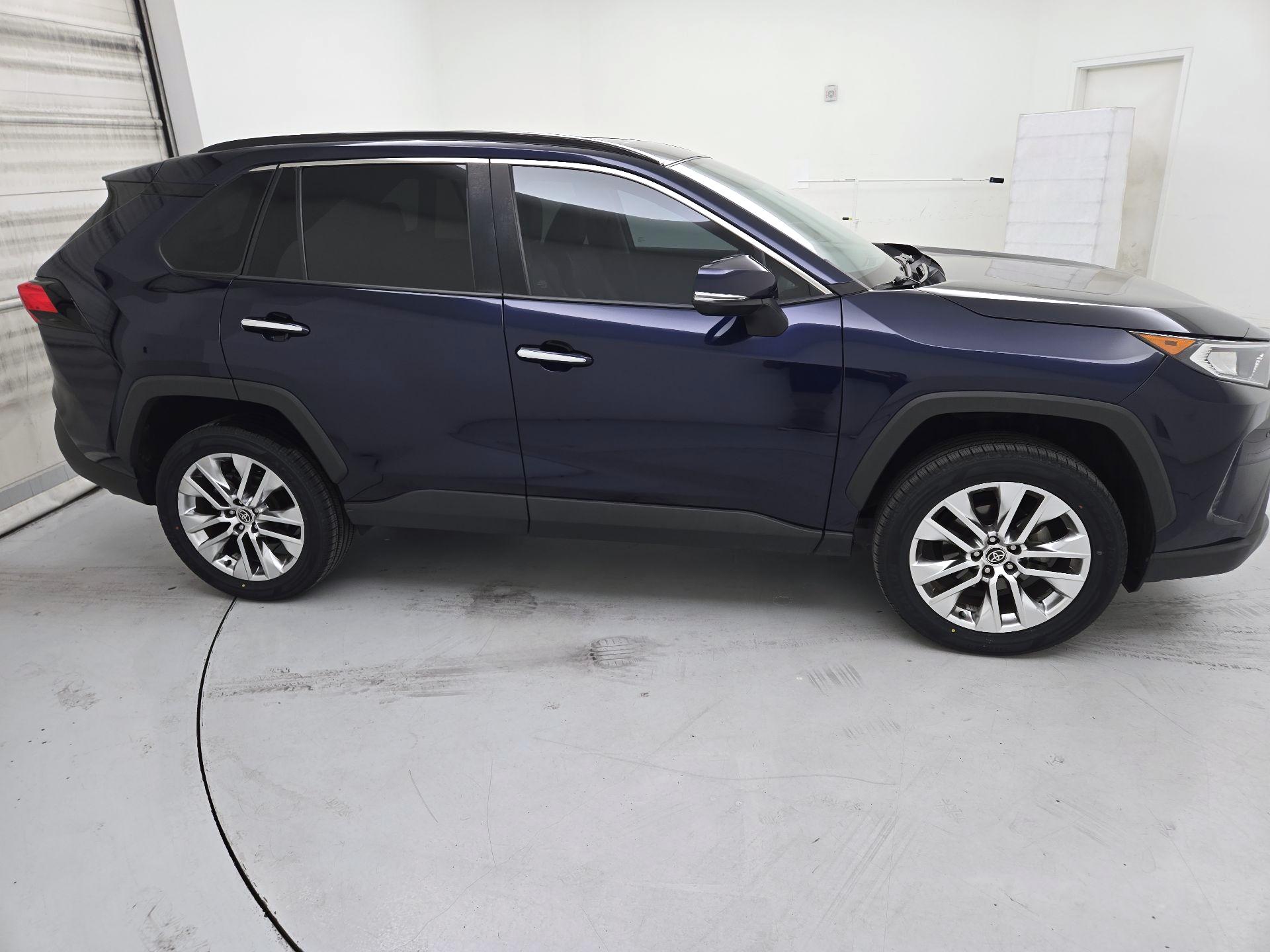 Thumbnail: 2021 Toyota RAV4 - 4