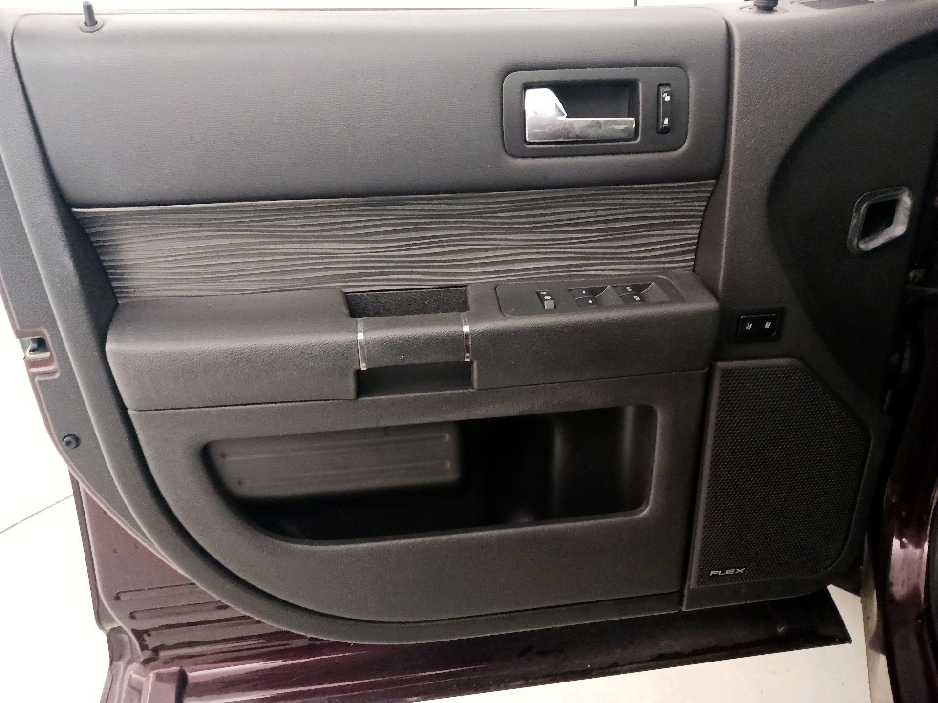 Thumbnail: 2018 Ford Flex - 12