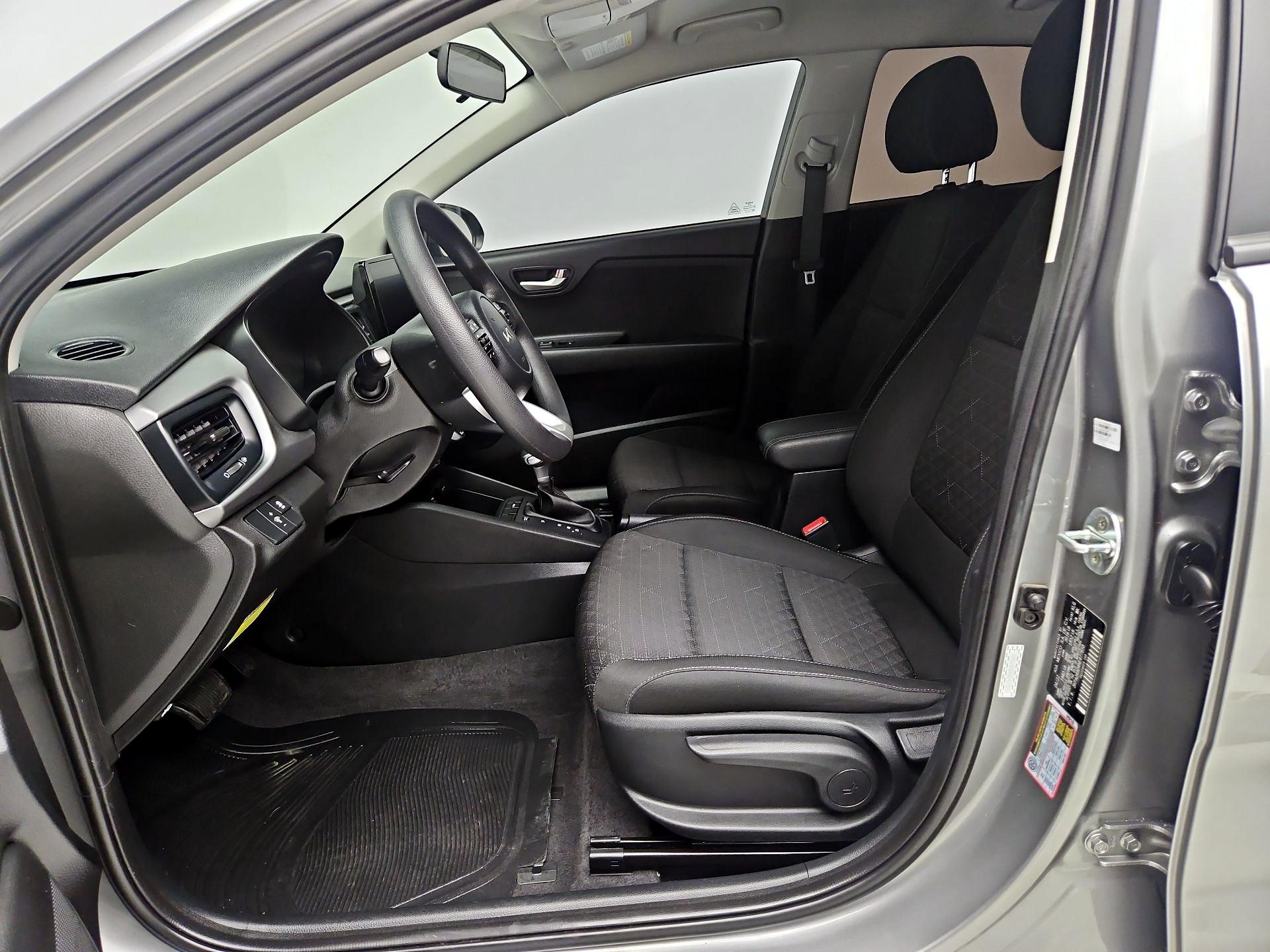 Thumbnail: 2022 Kia Rio - 11