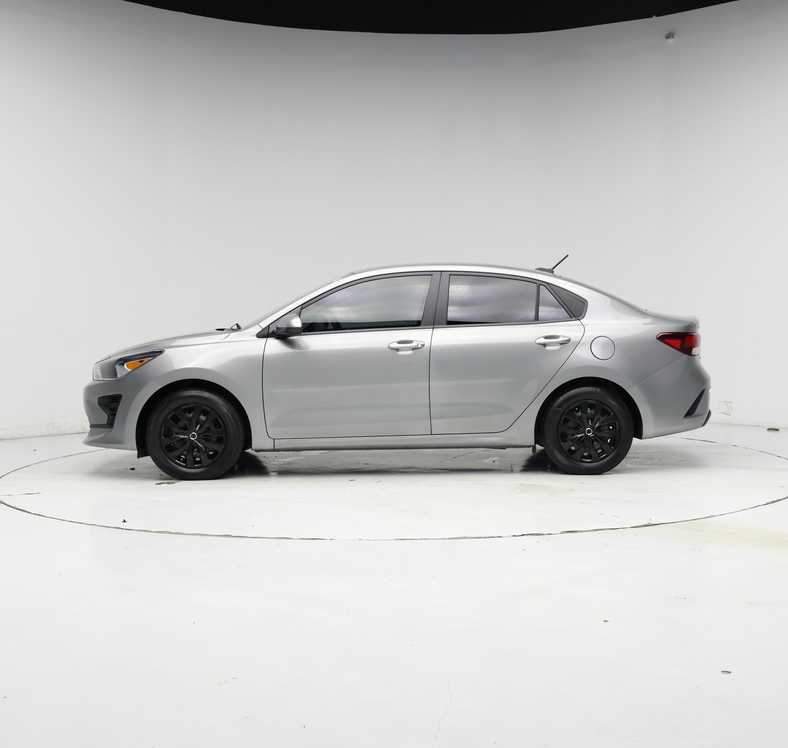 Thumbnail: 2022 Kia Rio - 3