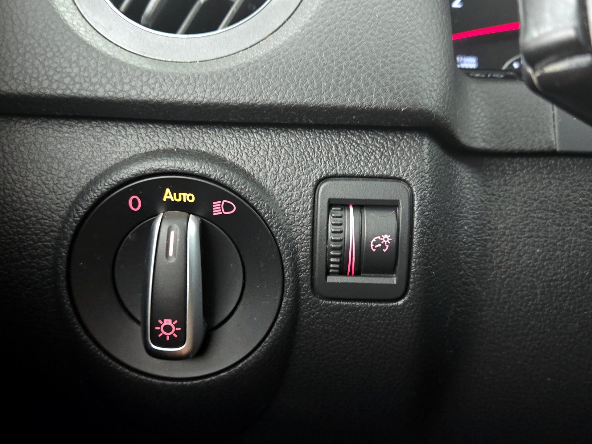 Thumbnail: 2016 Volkswagen Tiguan - 13