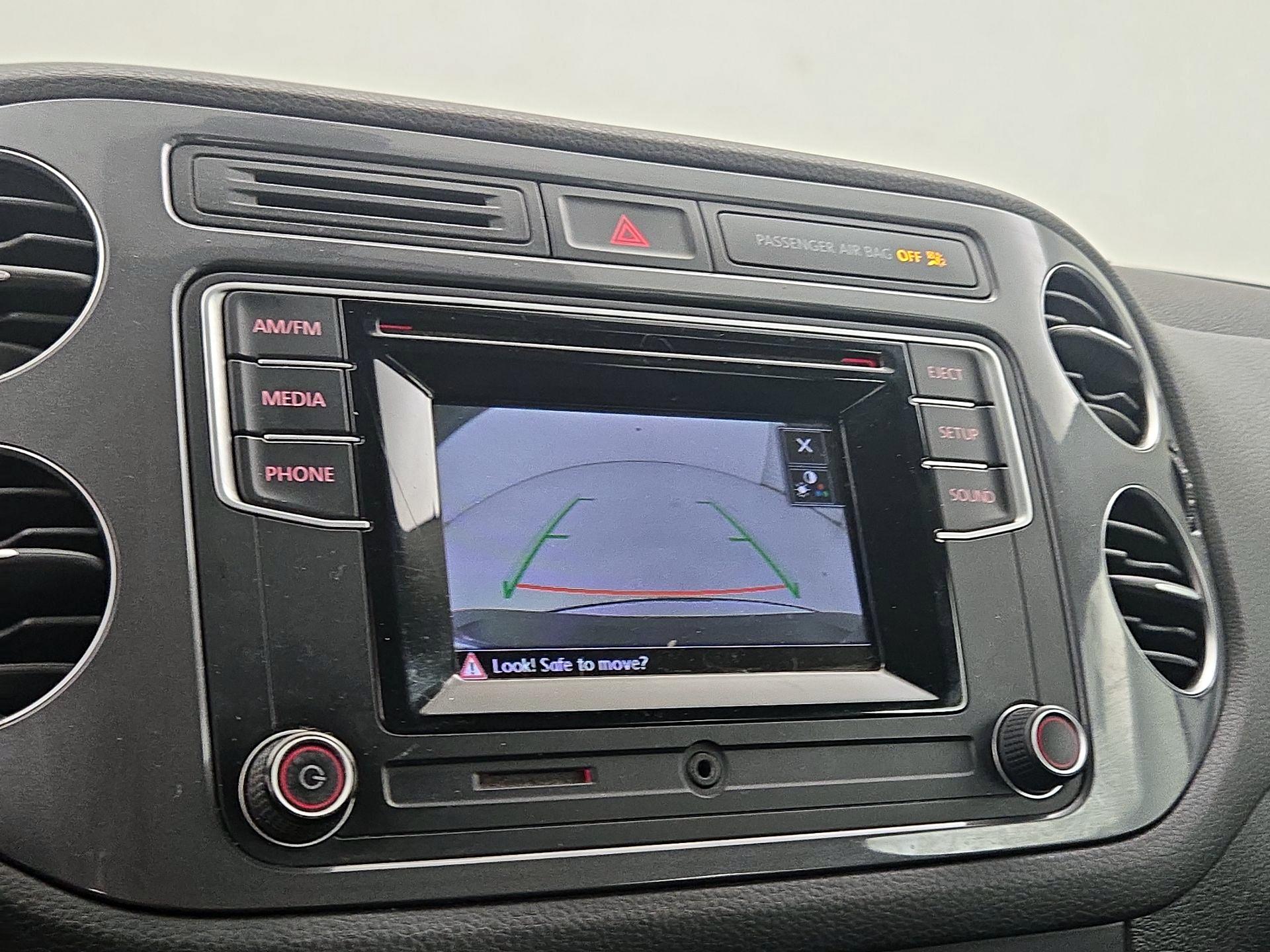 Thumbnail: 2016 Volkswagen Tiguan - 14