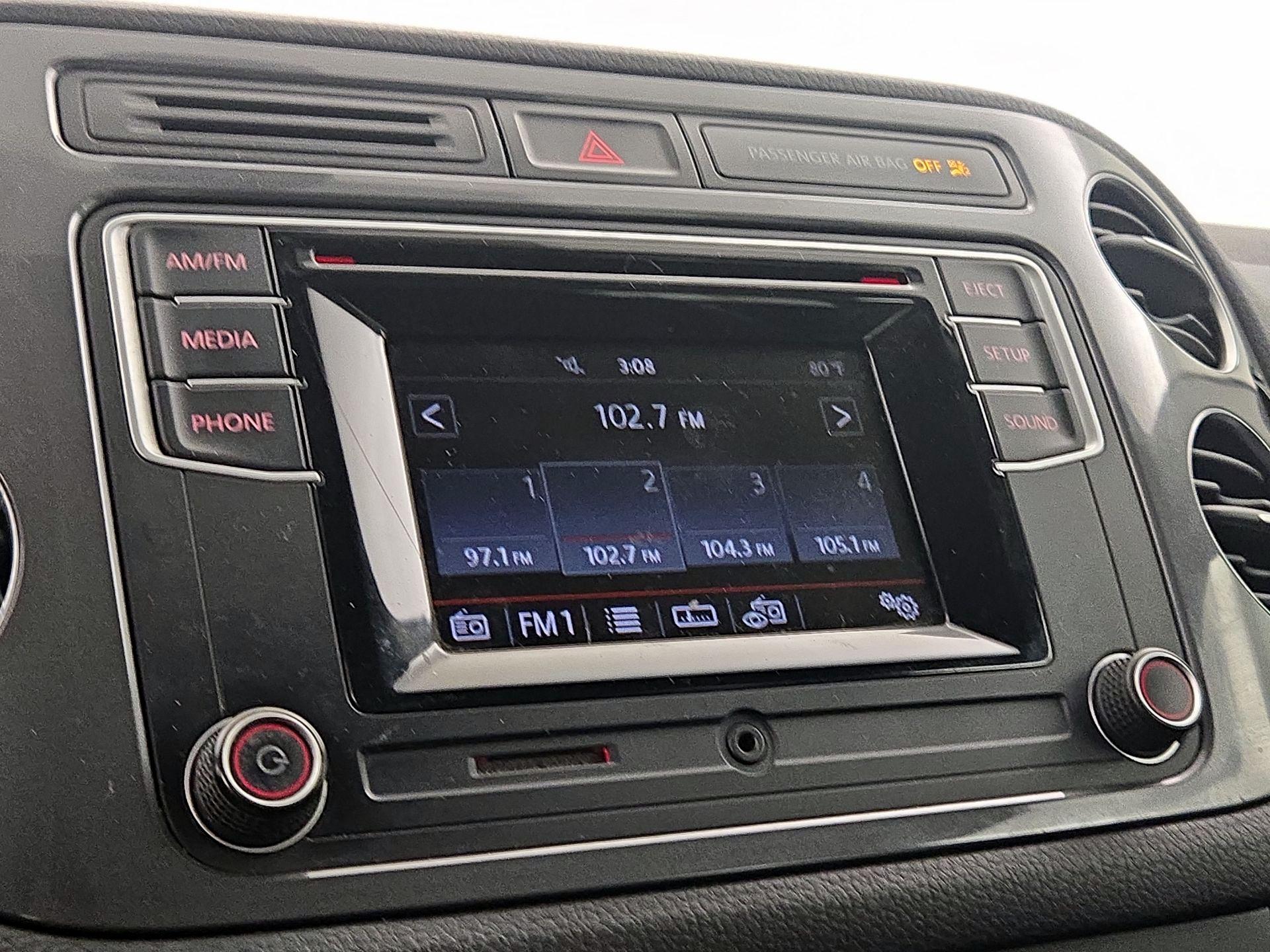 Thumbnail: 2016 Volkswagen Tiguan - 15