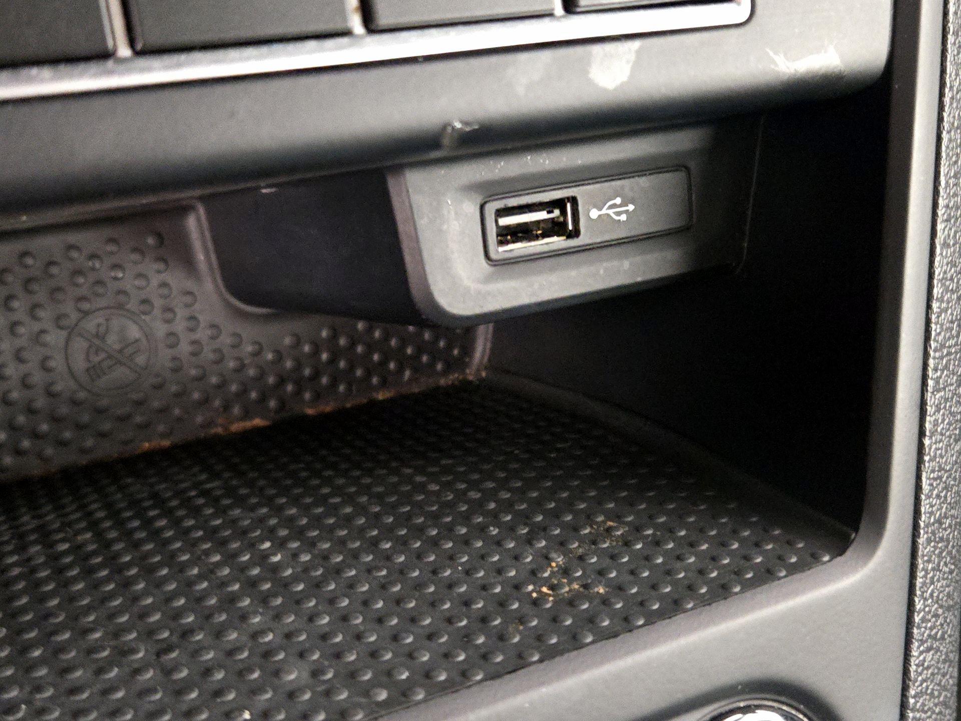 Thumbnail: 2016 Volkswagen Tiguan - 18