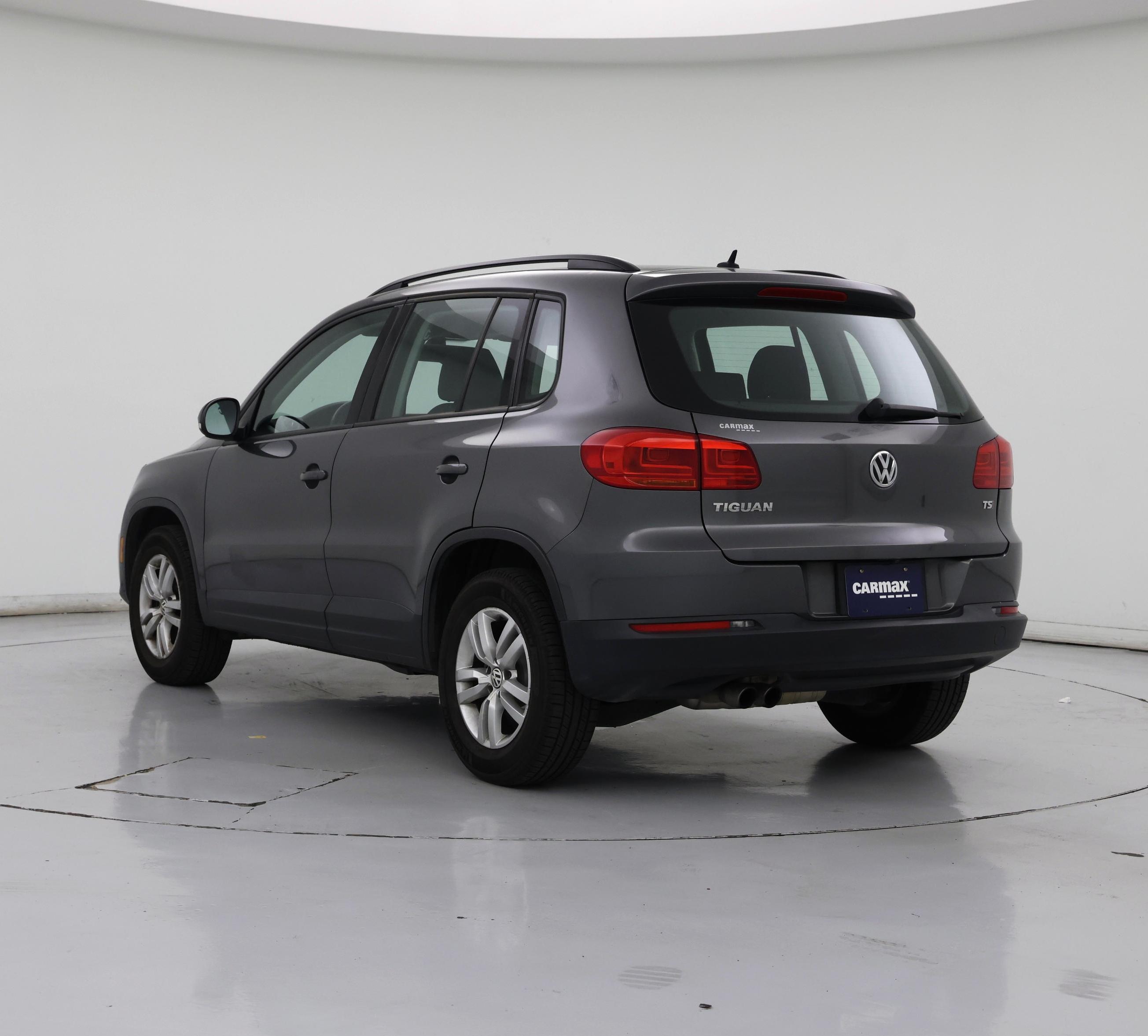 Thumbnail: 2016 Volkswagen Tiguan - 2