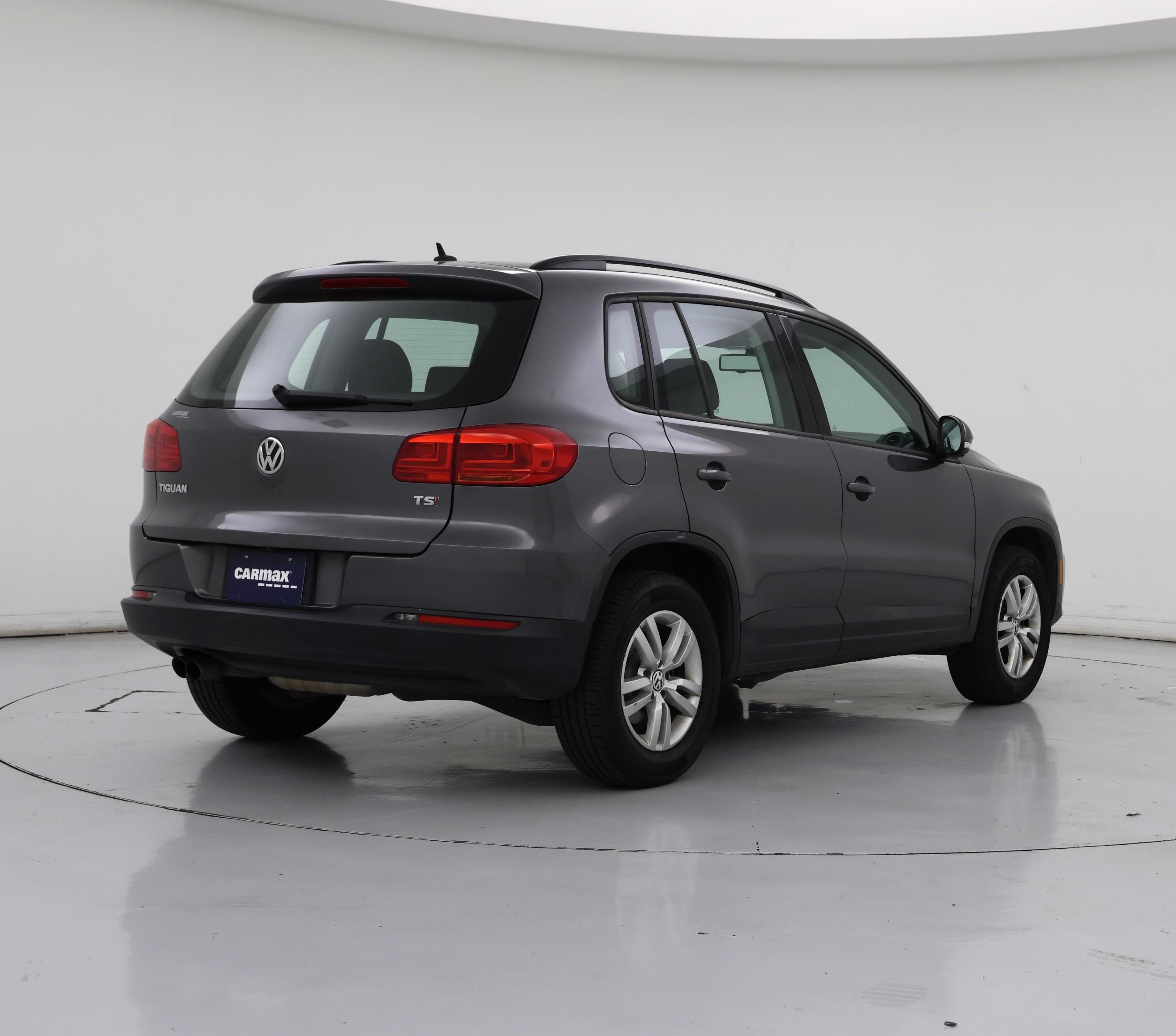 Thumbnail: 2016 Volkswagen Tiguan - 8