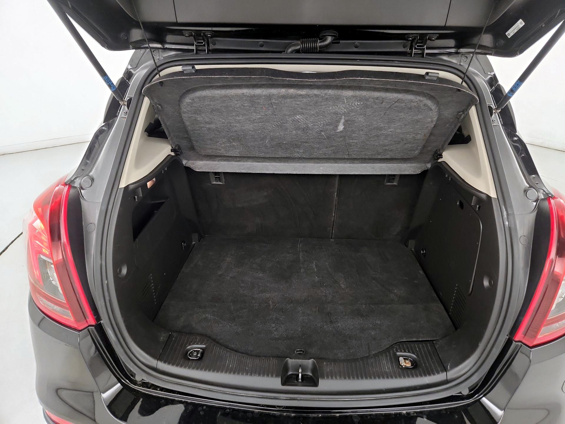 Thumbnail: 2019 Buick Encore - 20