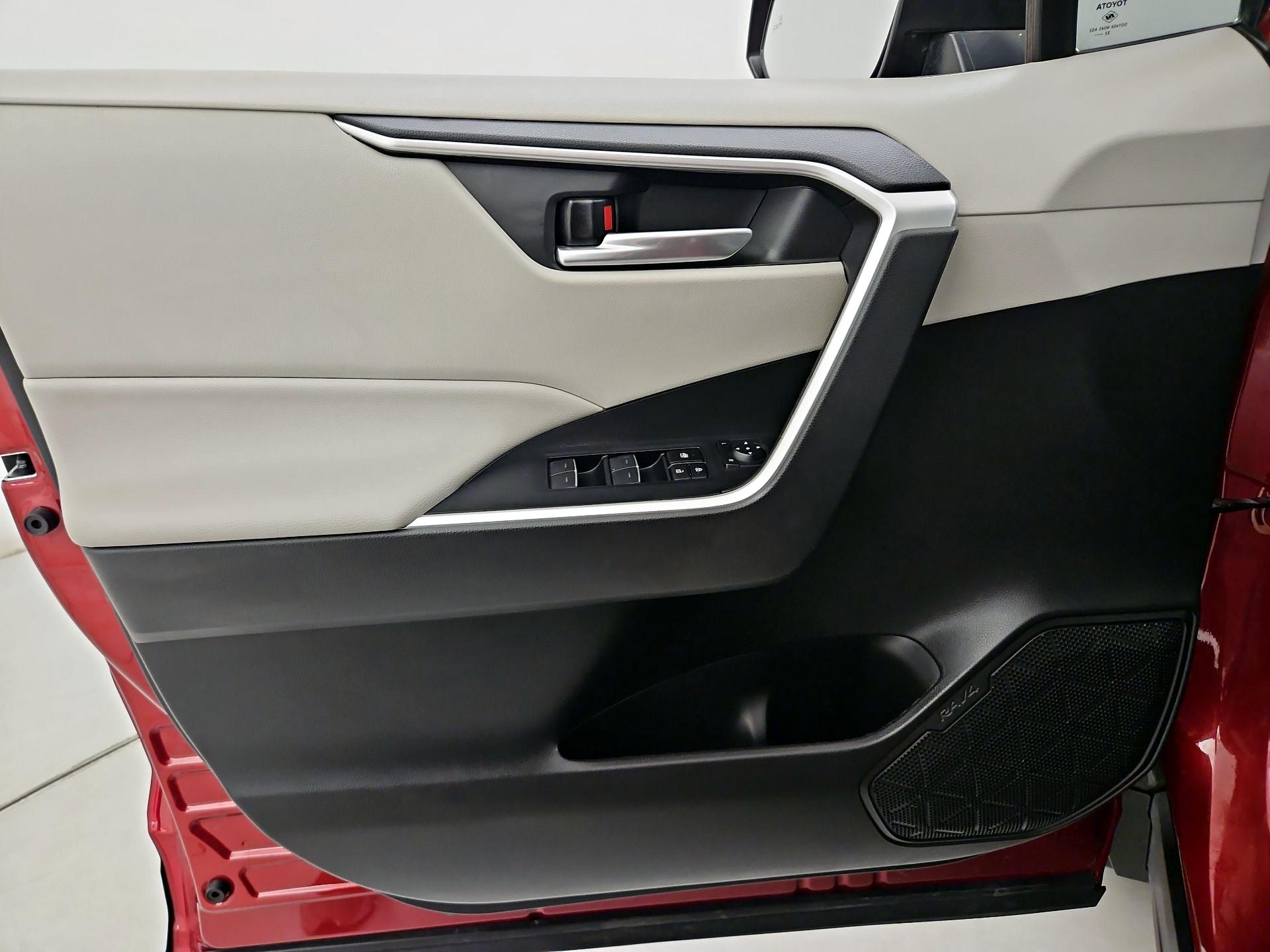 Thumbnail: 2023 Toyota RAV4 - 12