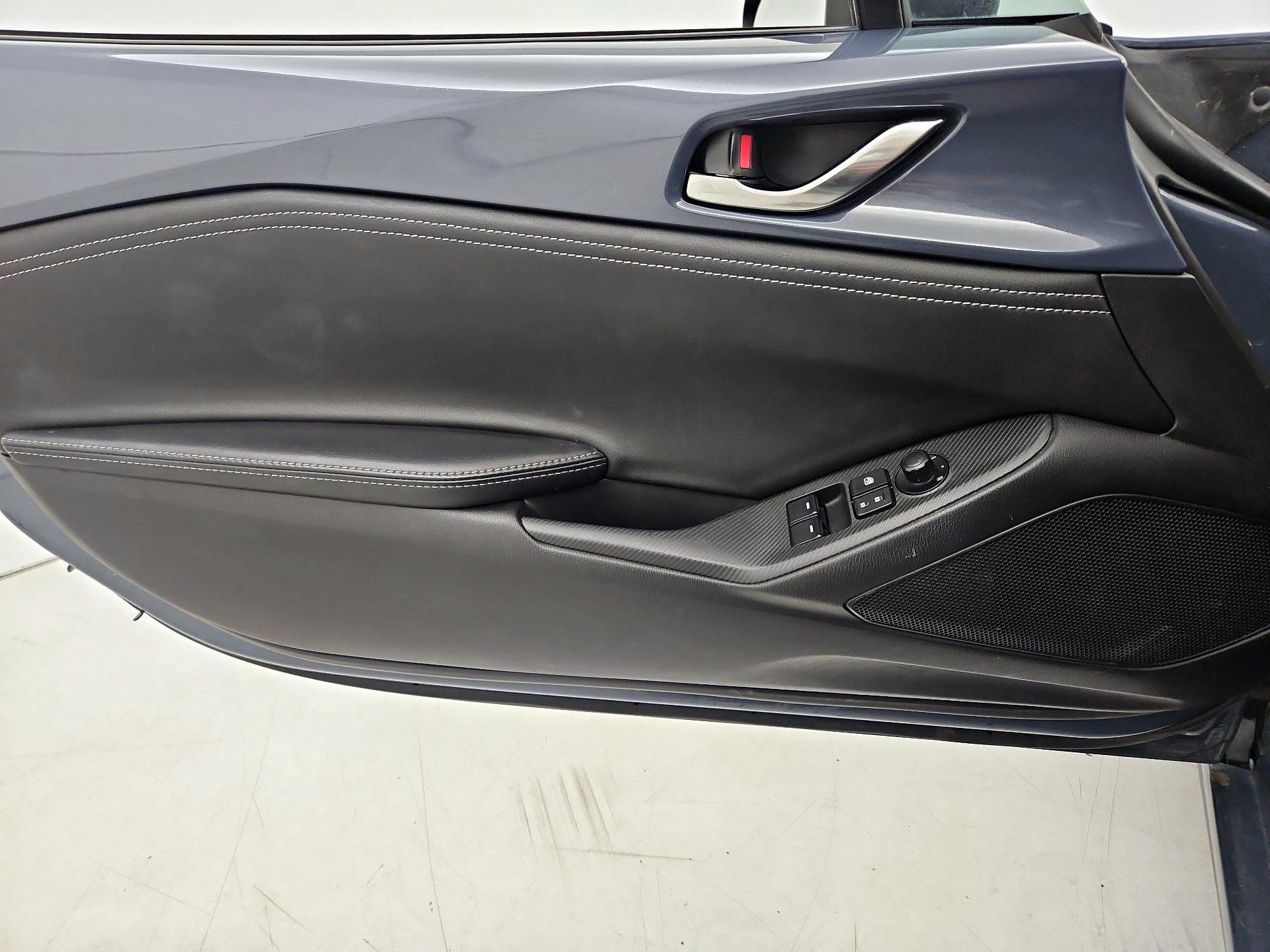 Thumbnail: 2021 Mazda MX-5 Miata - 12