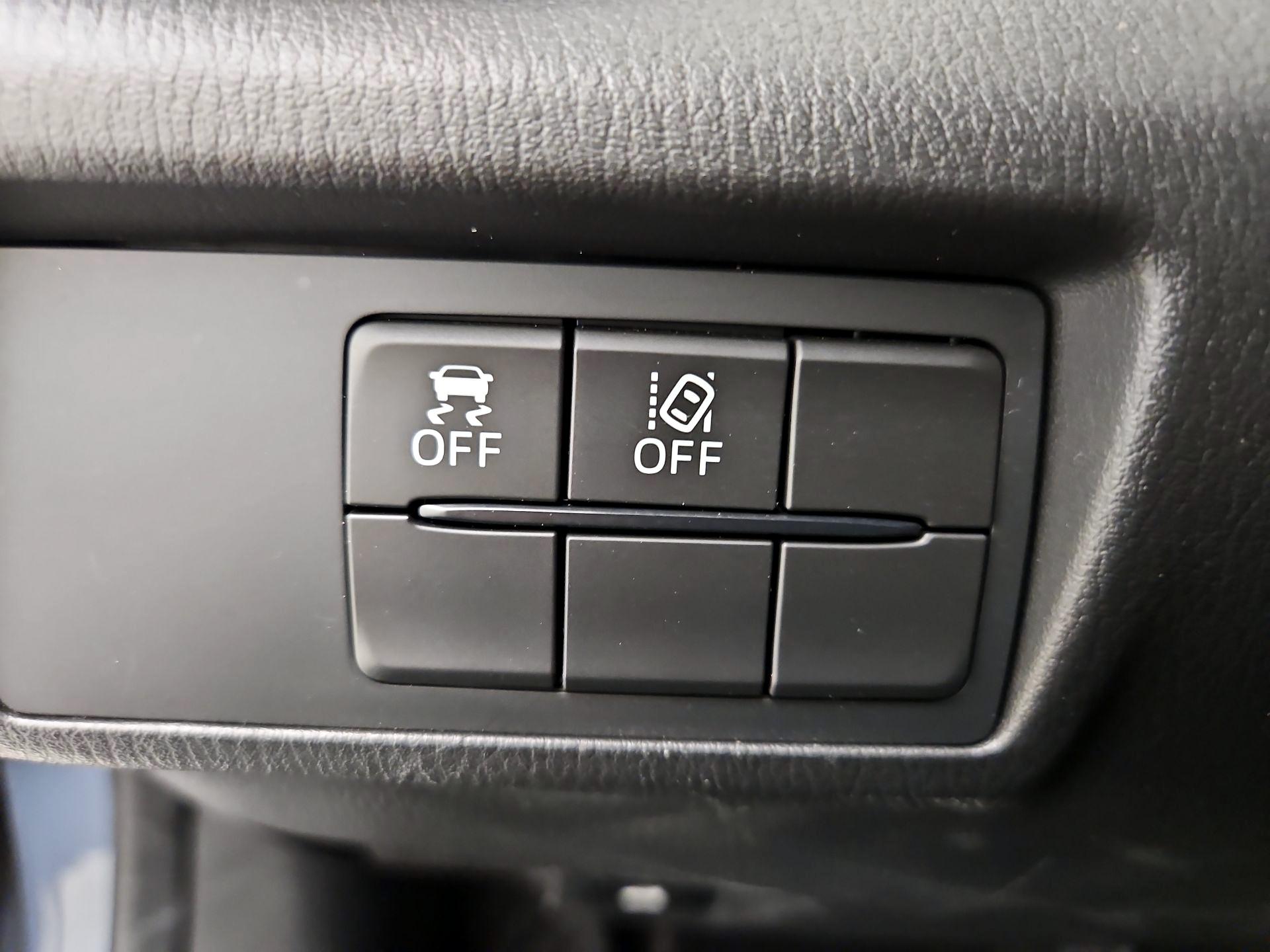 Thumbnail: 2021 Mazda MX-5 Miata - 13