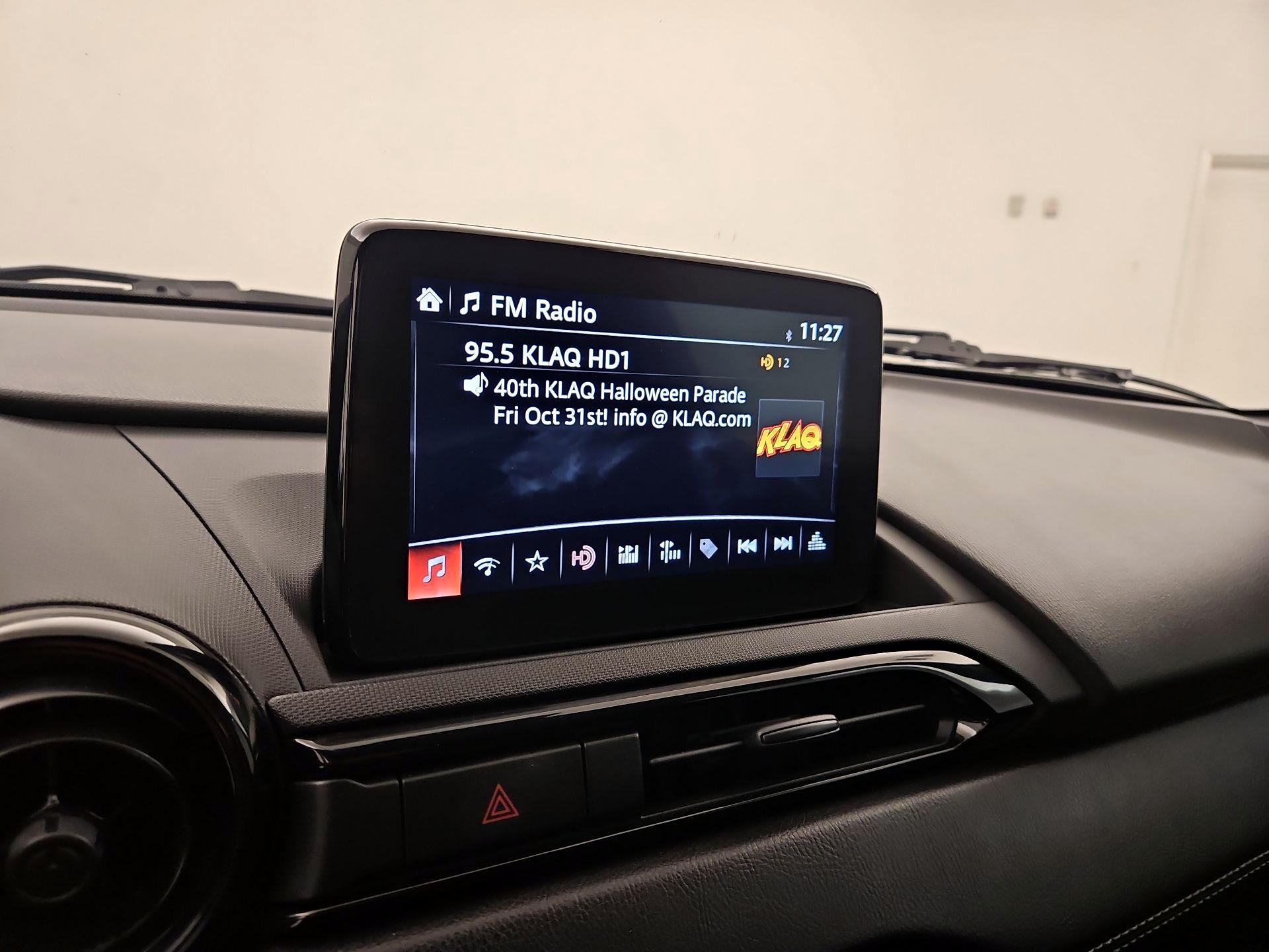 Thumbnail: 2021 Mazda MX-5 Miata - 15