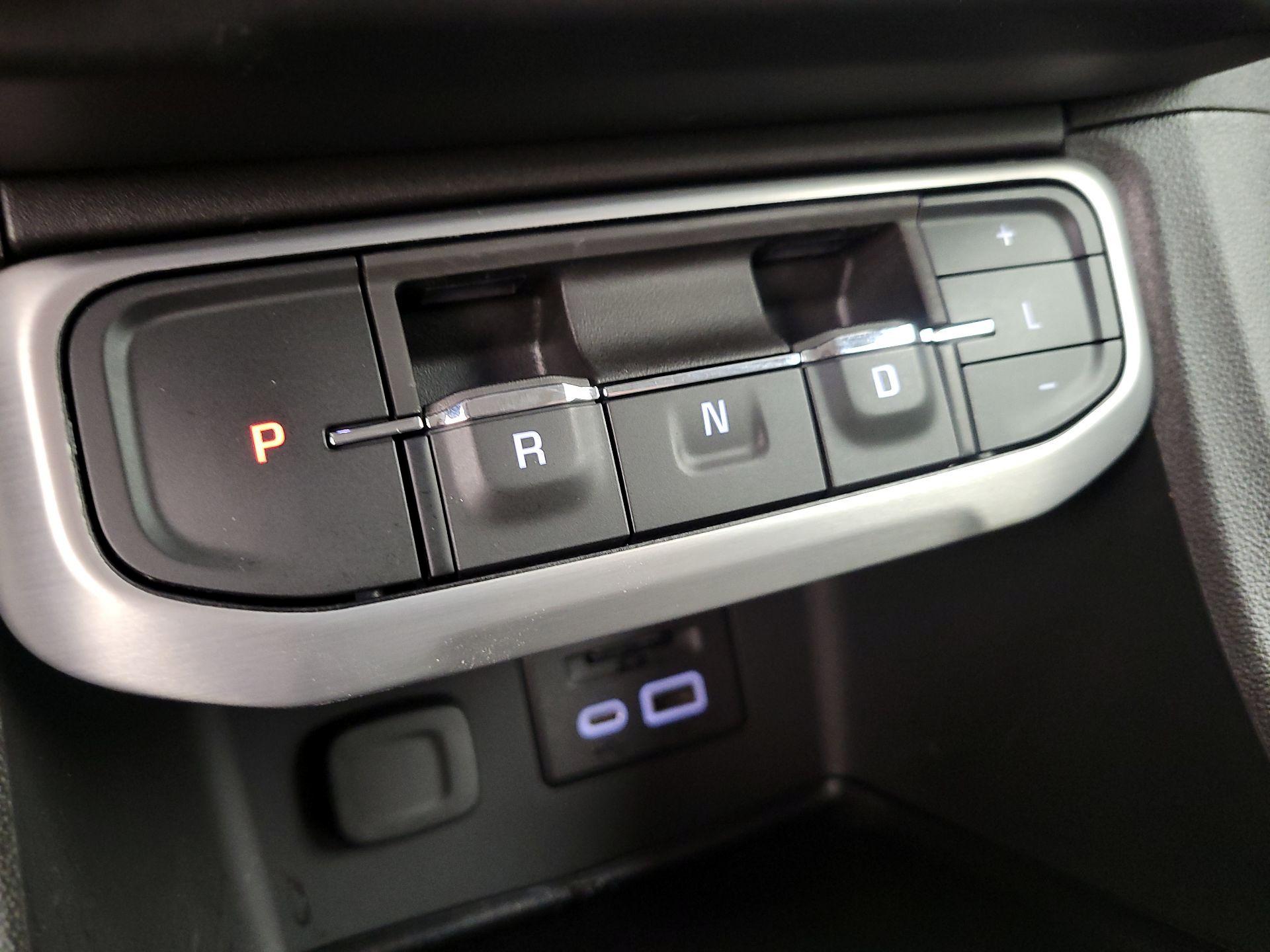 Thumbnail: 2023 GMC Acadia - 18