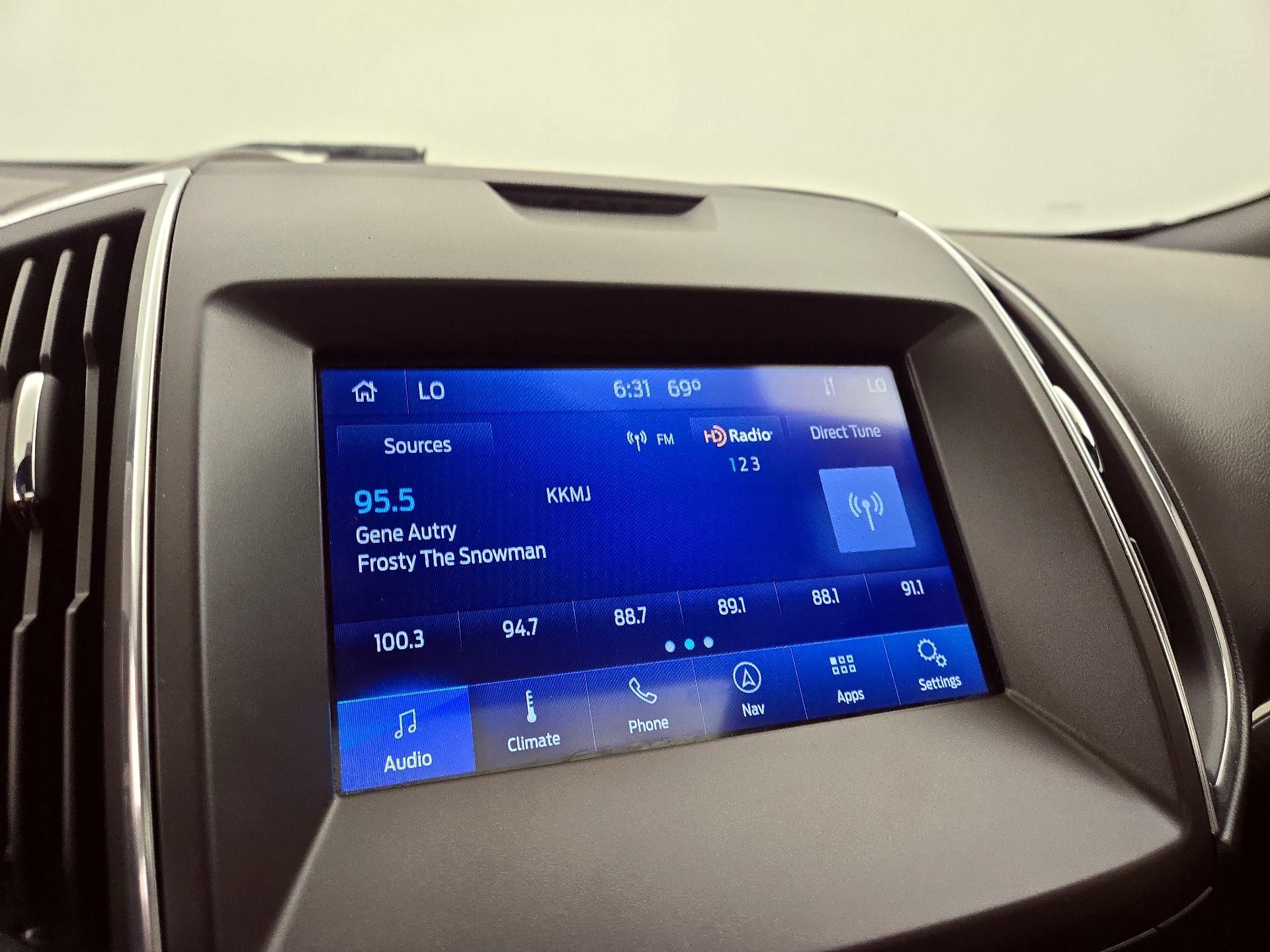 Thumbnail: 2020 Ford Edge - 16