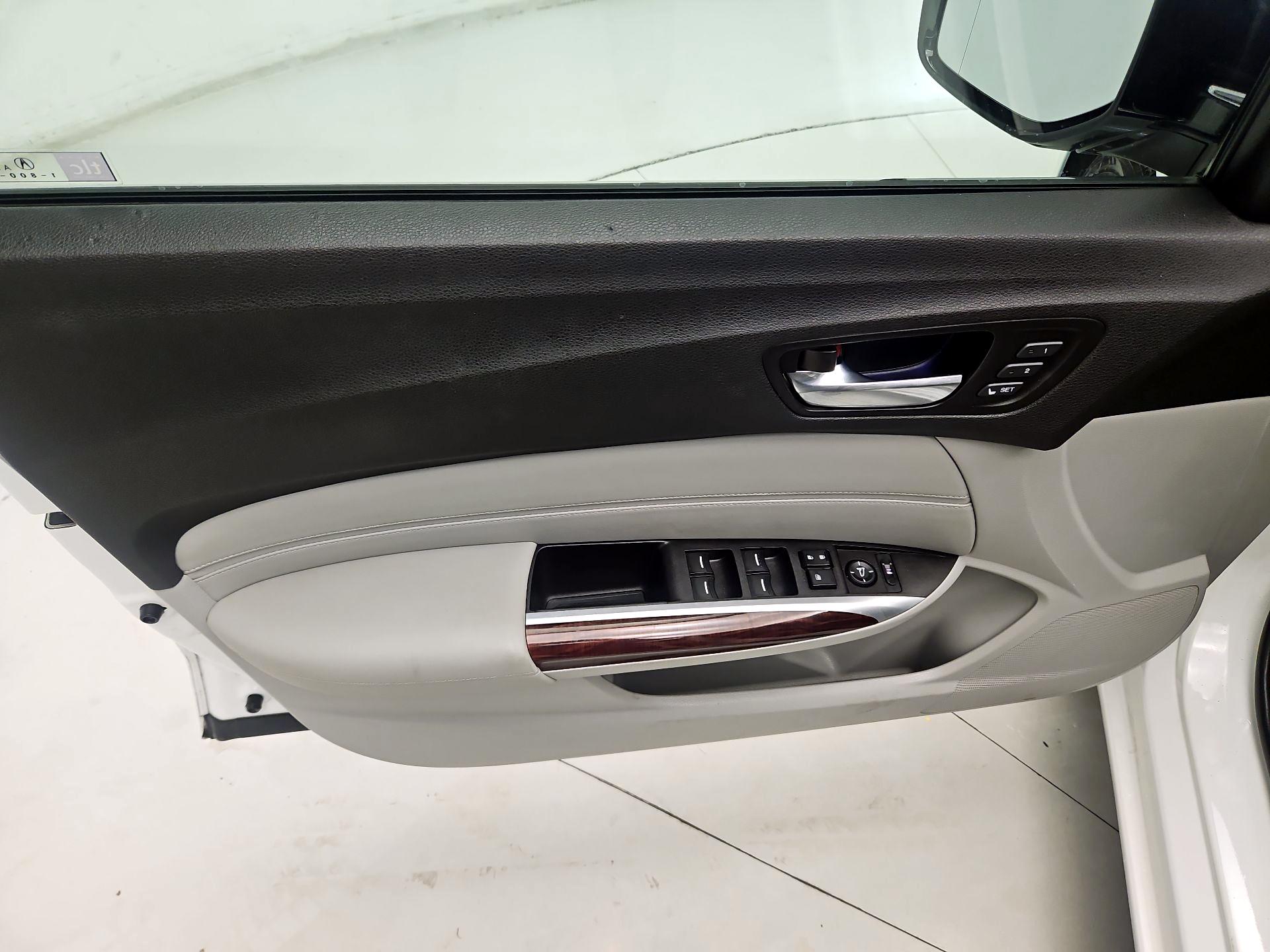 Thumbnail: 2015 Acura TLX - 12