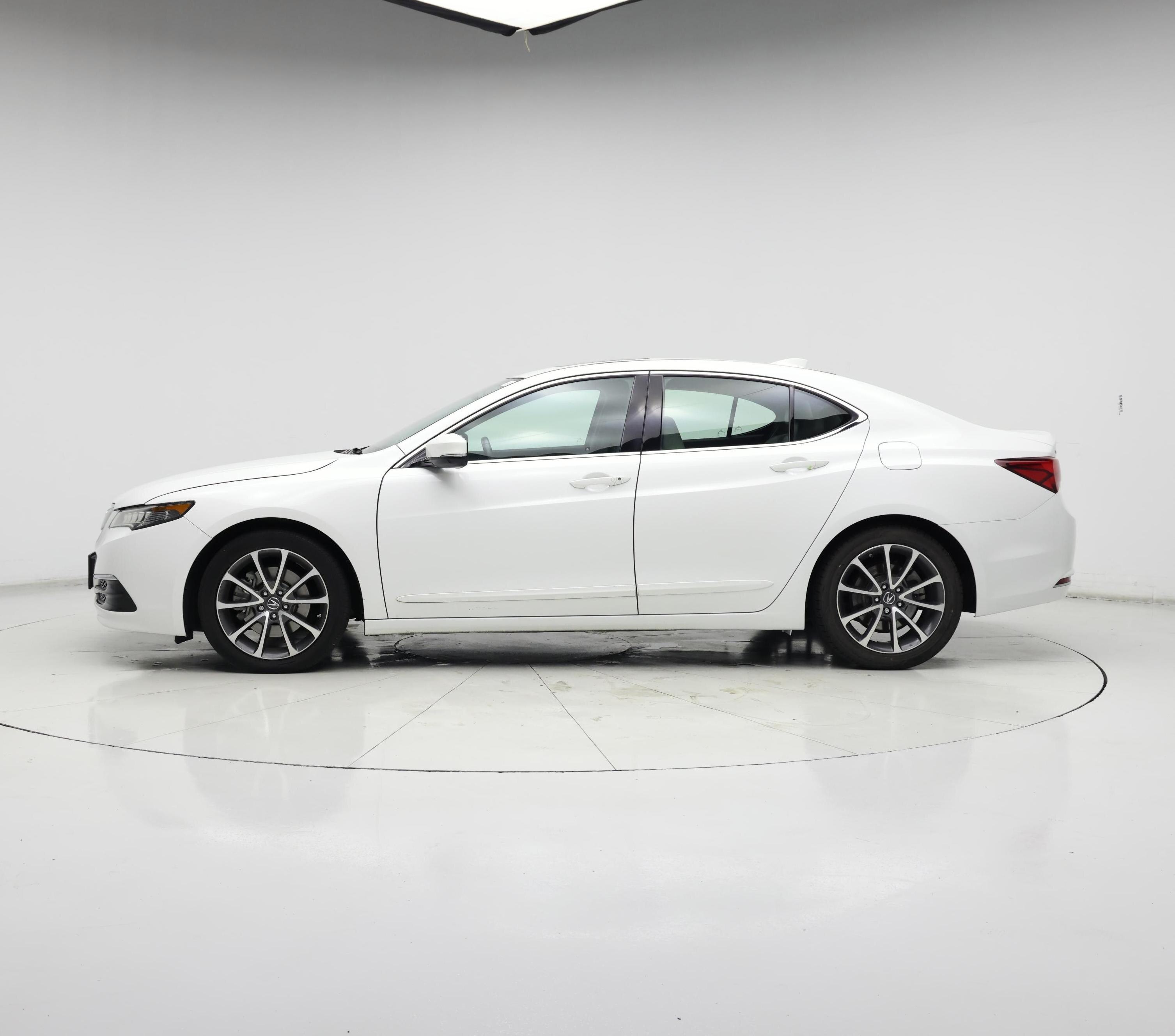 Thumbnail: 2015 Acura TLX - 3