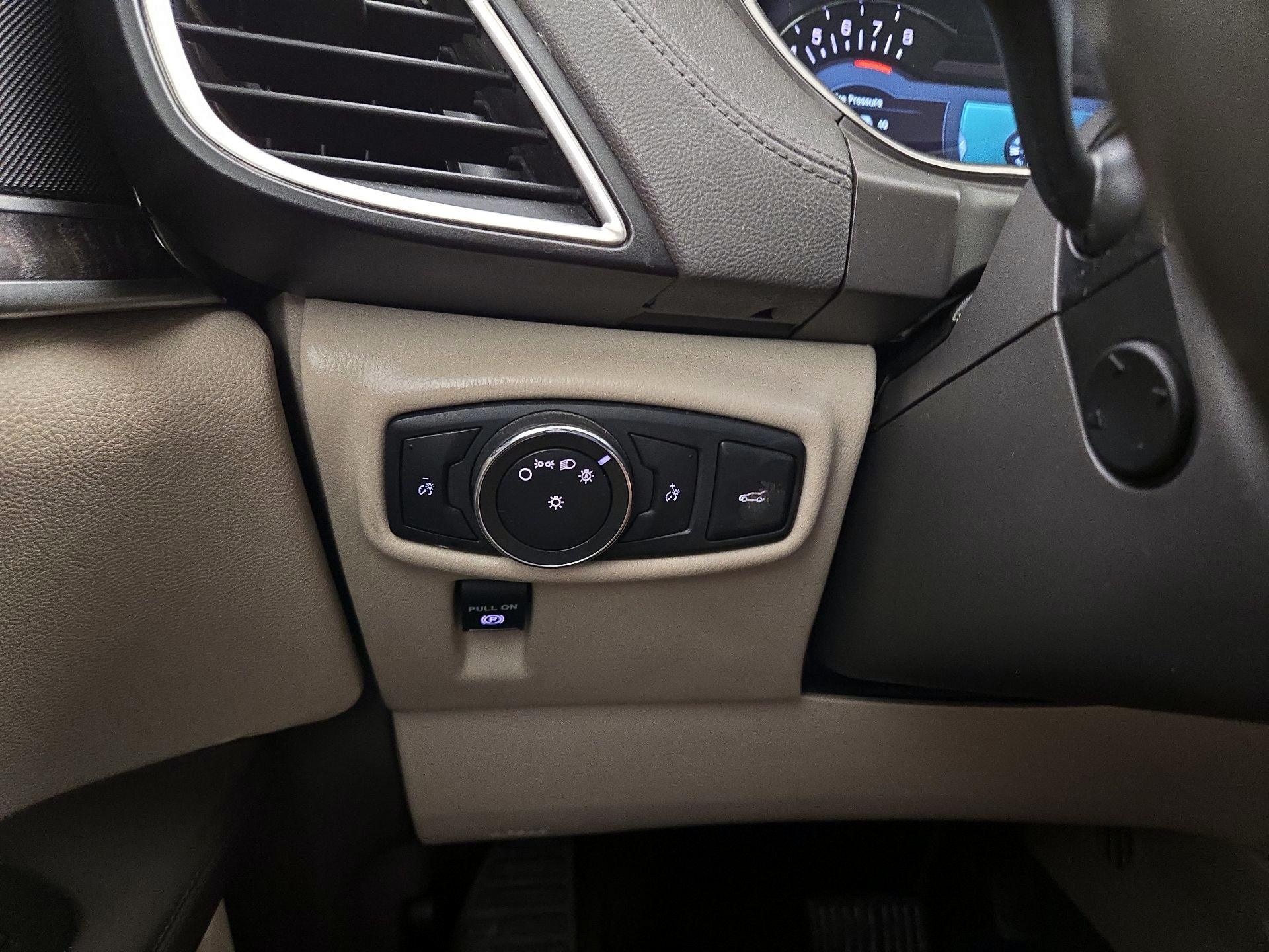 Thumbnail: 2016 Lincoln MKX - 13