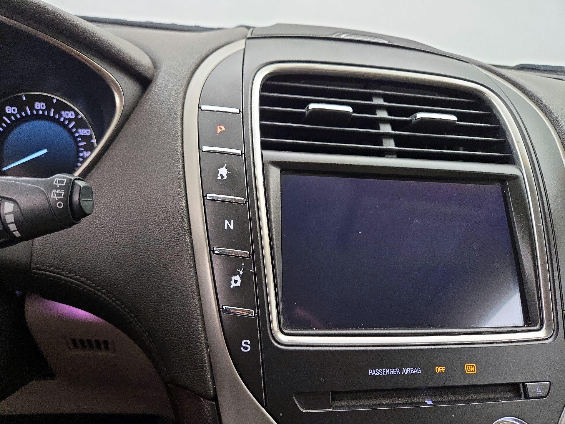 Thumbnail: 2016 Lincoln MKX - 18