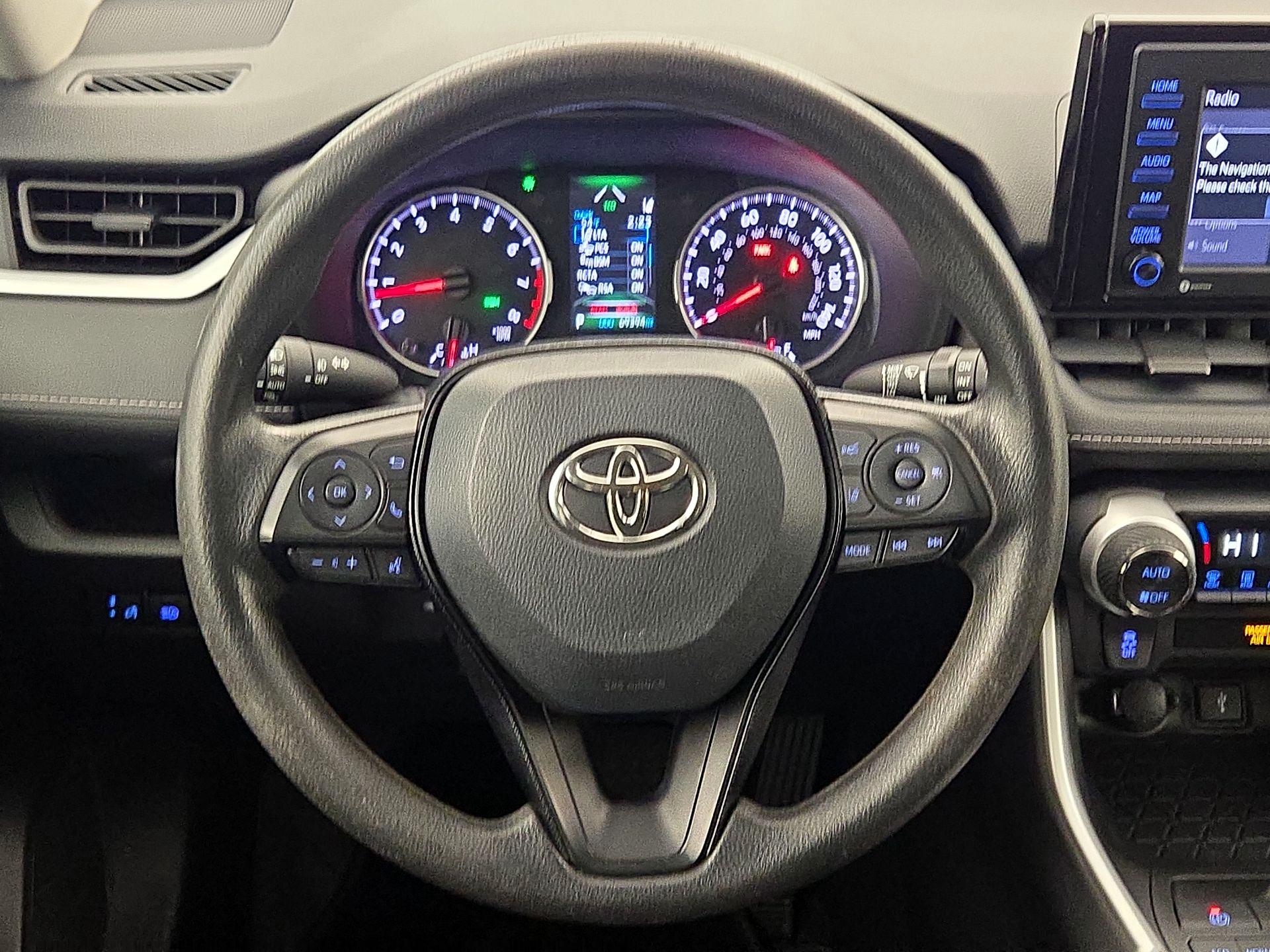 Thumbnail: 2021 Toyota RAV4 - 10