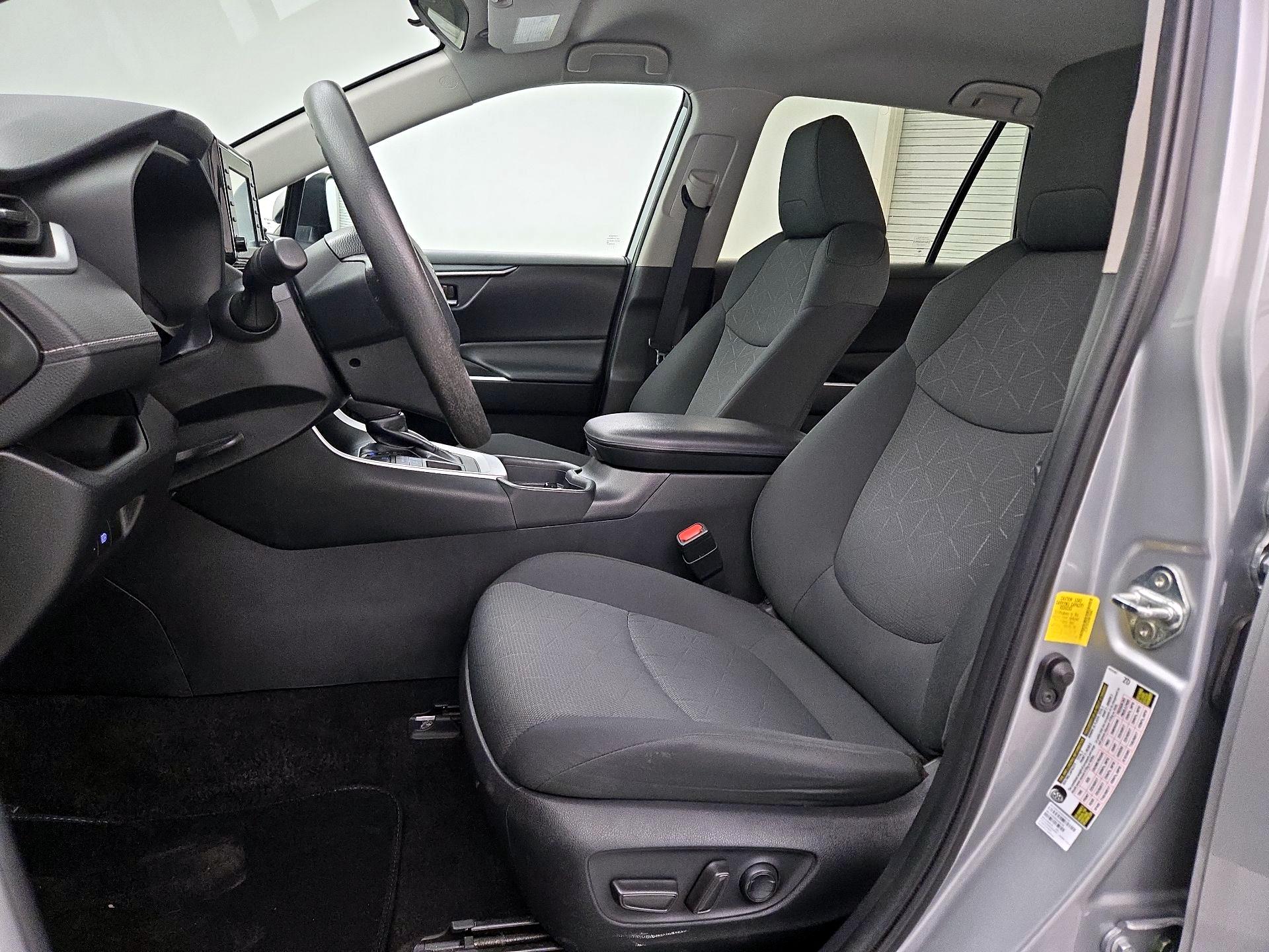 Thumbnail: 2021 Toyota RAV4 - 11