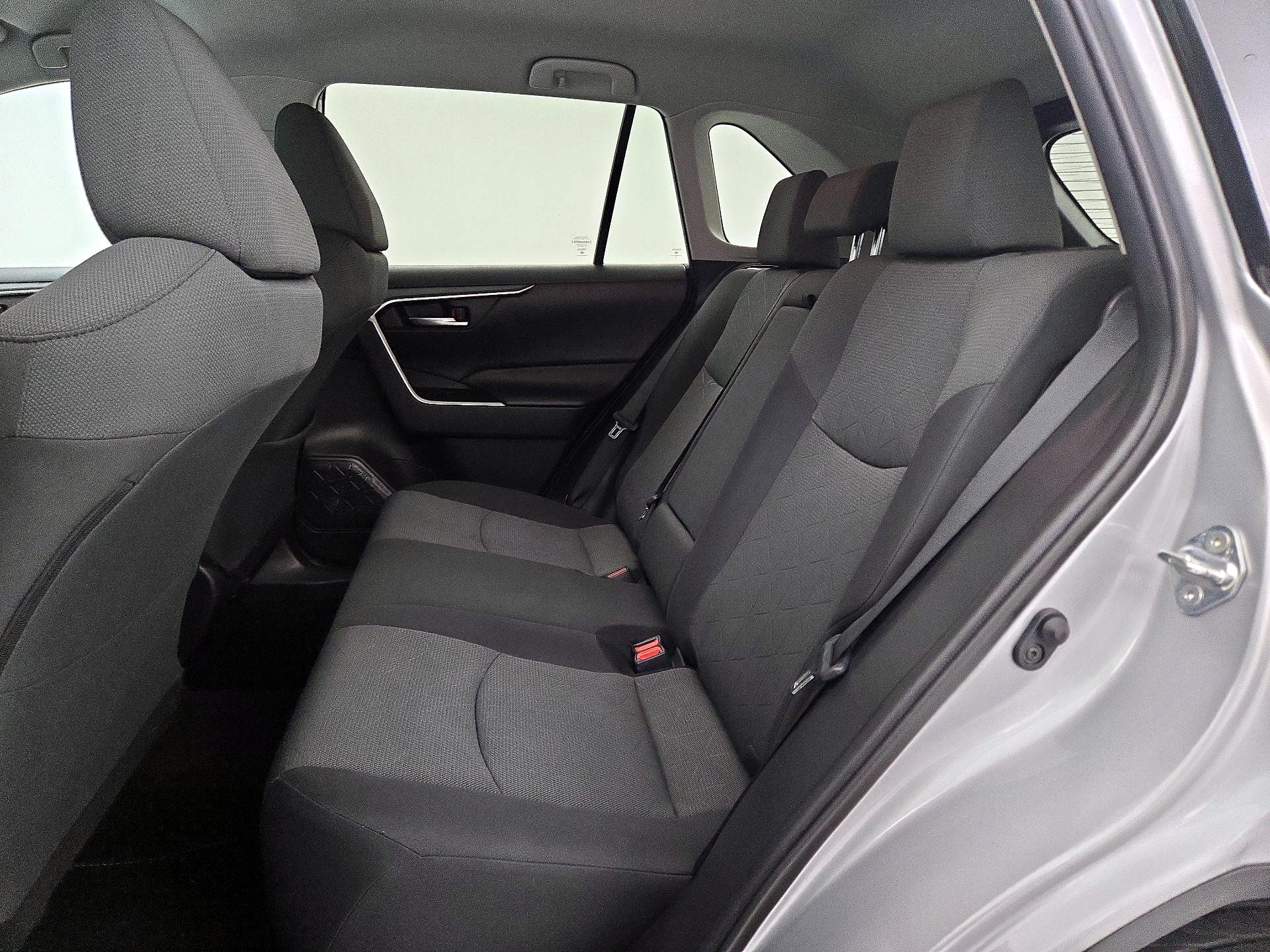 Thumbnail: 2021 Toyota RAV4 - 19