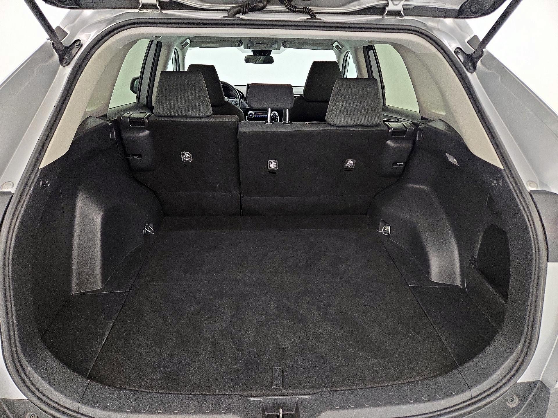 Thumbnail: 2021 Toyota RAV4 - 20