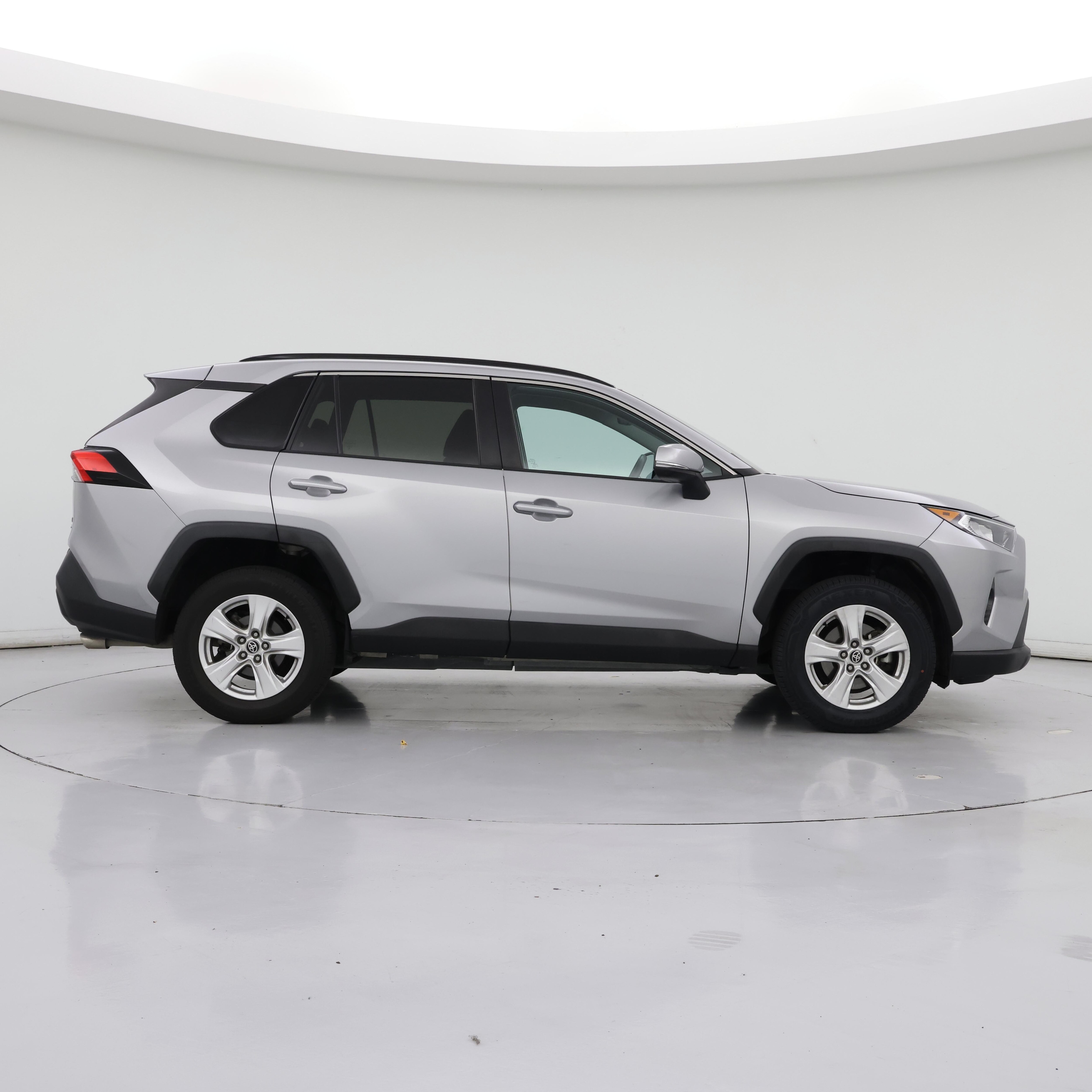 Thumbnail: 2021 Toyota RAV4 - 7