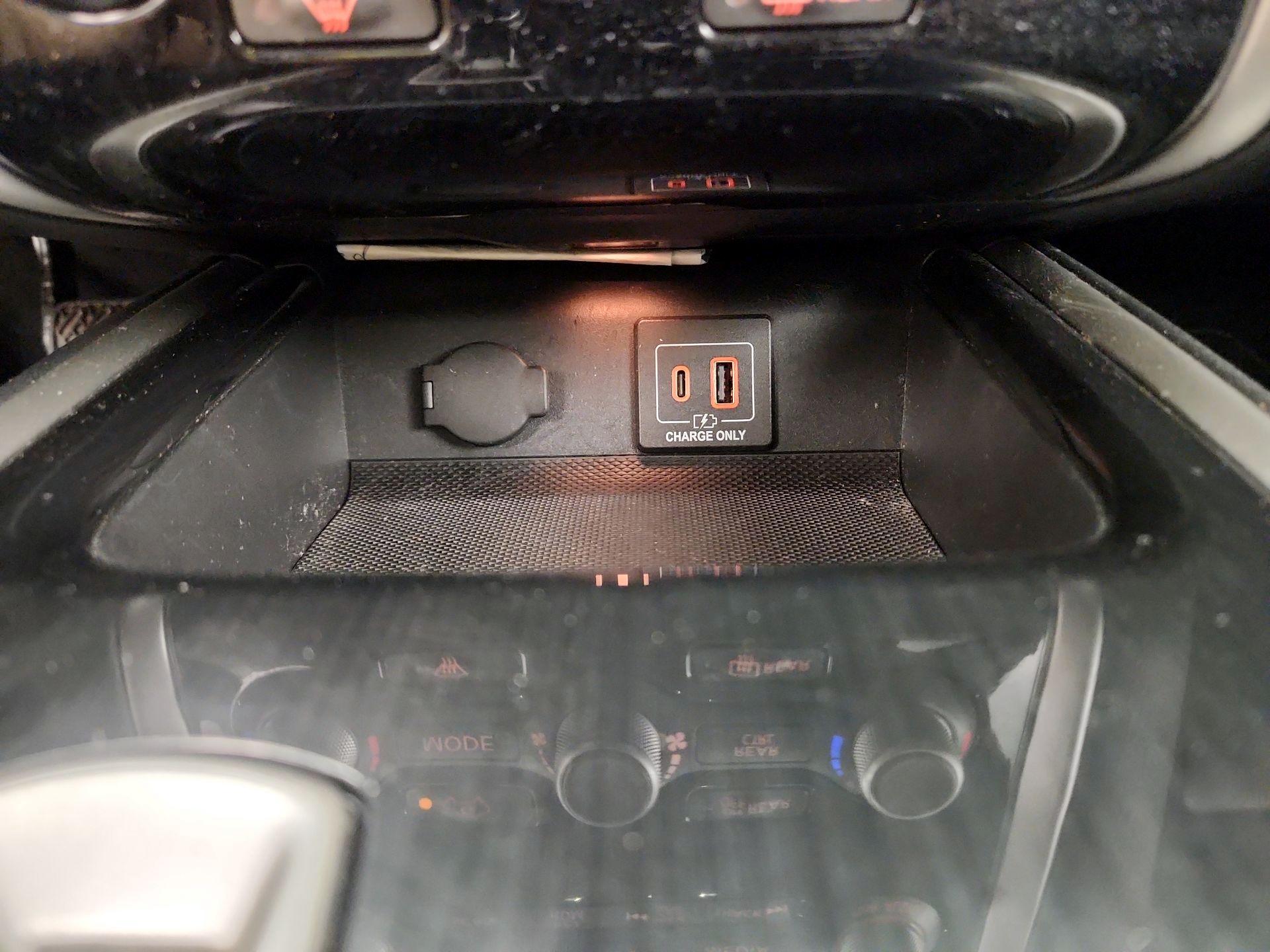 Thumbnail: 2019 Nissan Pathfinder - 16