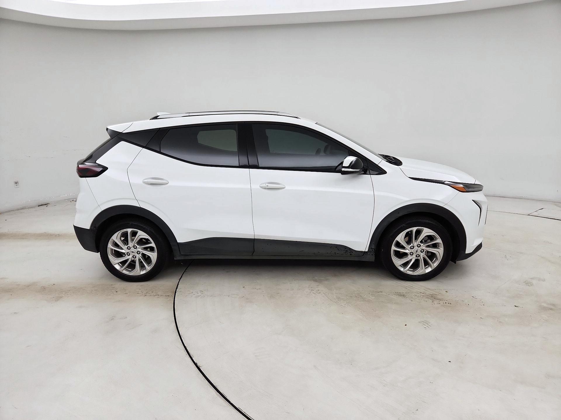 Thumbnail: 2023 Chevrolet Bolt EUV - 4