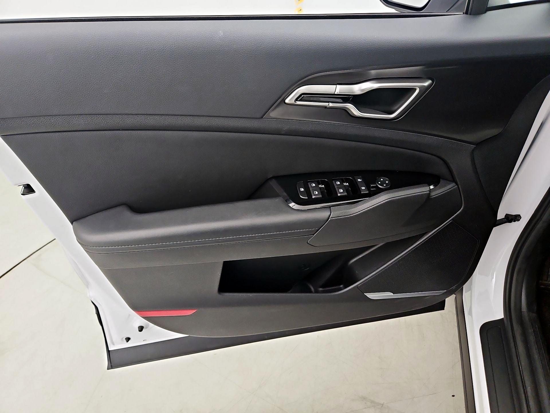 Thumbnail: 2024 Kia Sportage - 12