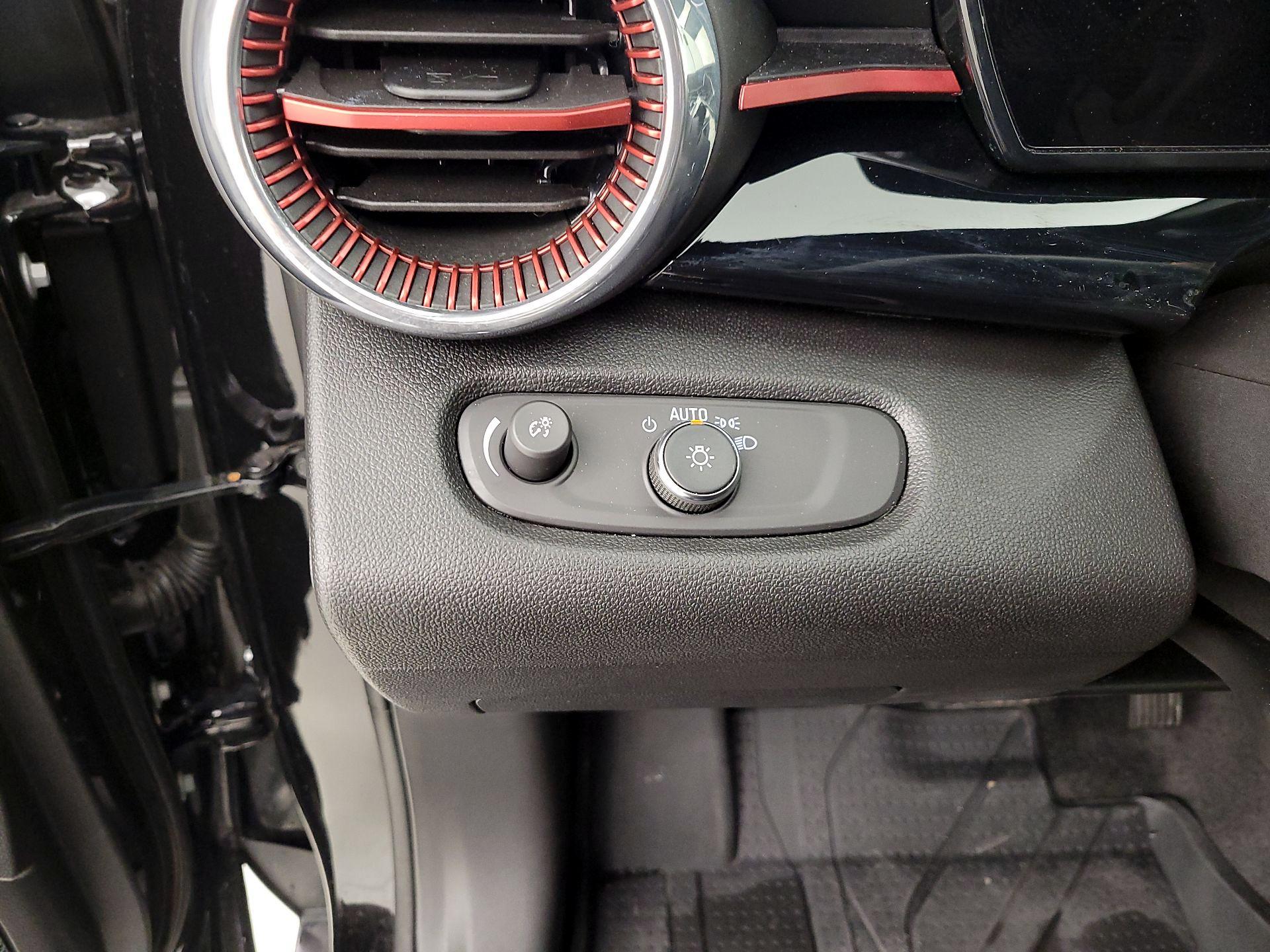 Thumbnail: 2025 Chevrolet Trax - 13