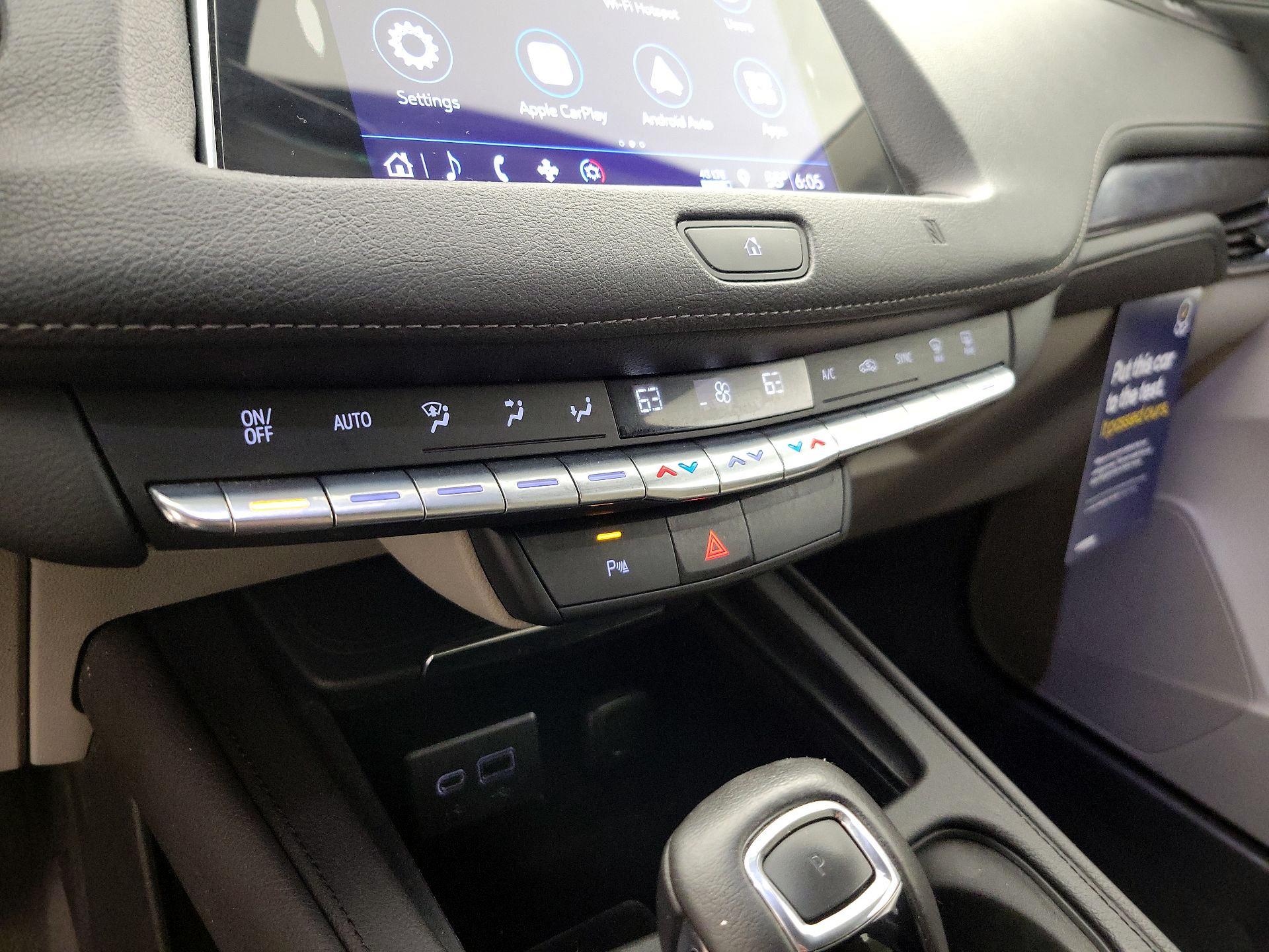 Thumbnail: 2019 Cadillac XT4 - 16