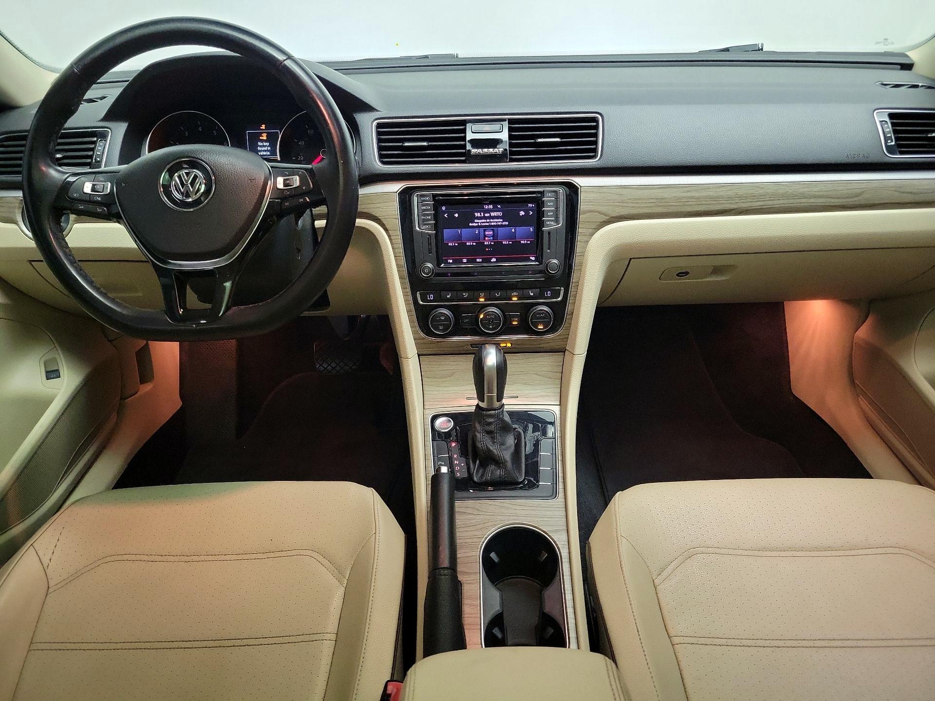 Thumbnail: 2018 Volkswagen Passat - 9