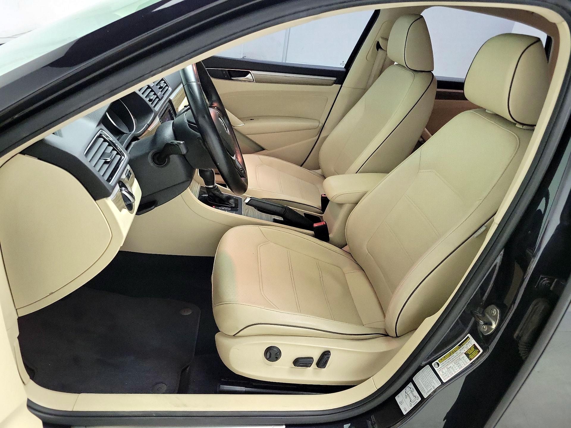 Thumbnail: 2018 Volkswagen Passat - 11