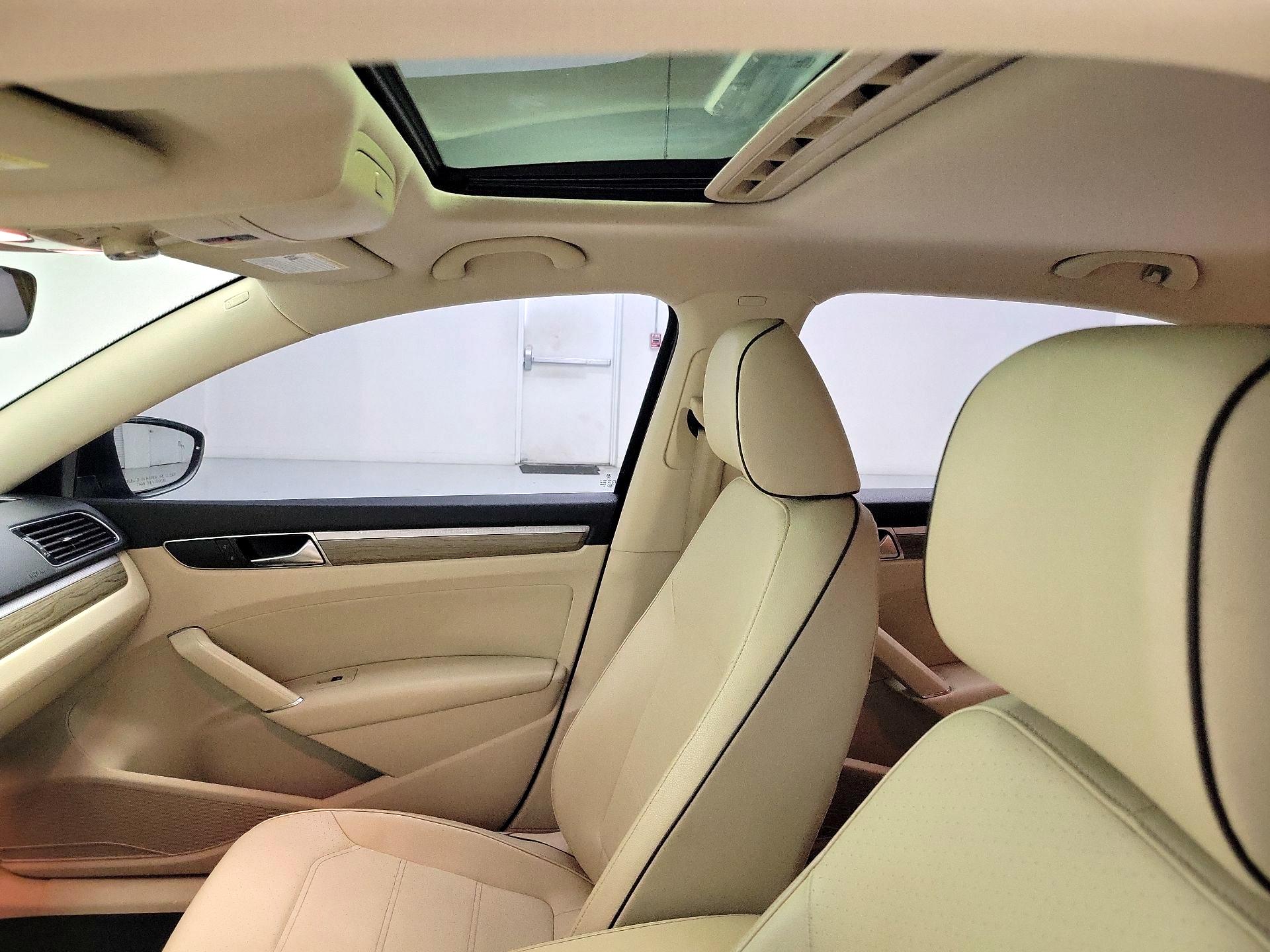 Thumbnail: 2018 Volkswagen Passat - 20