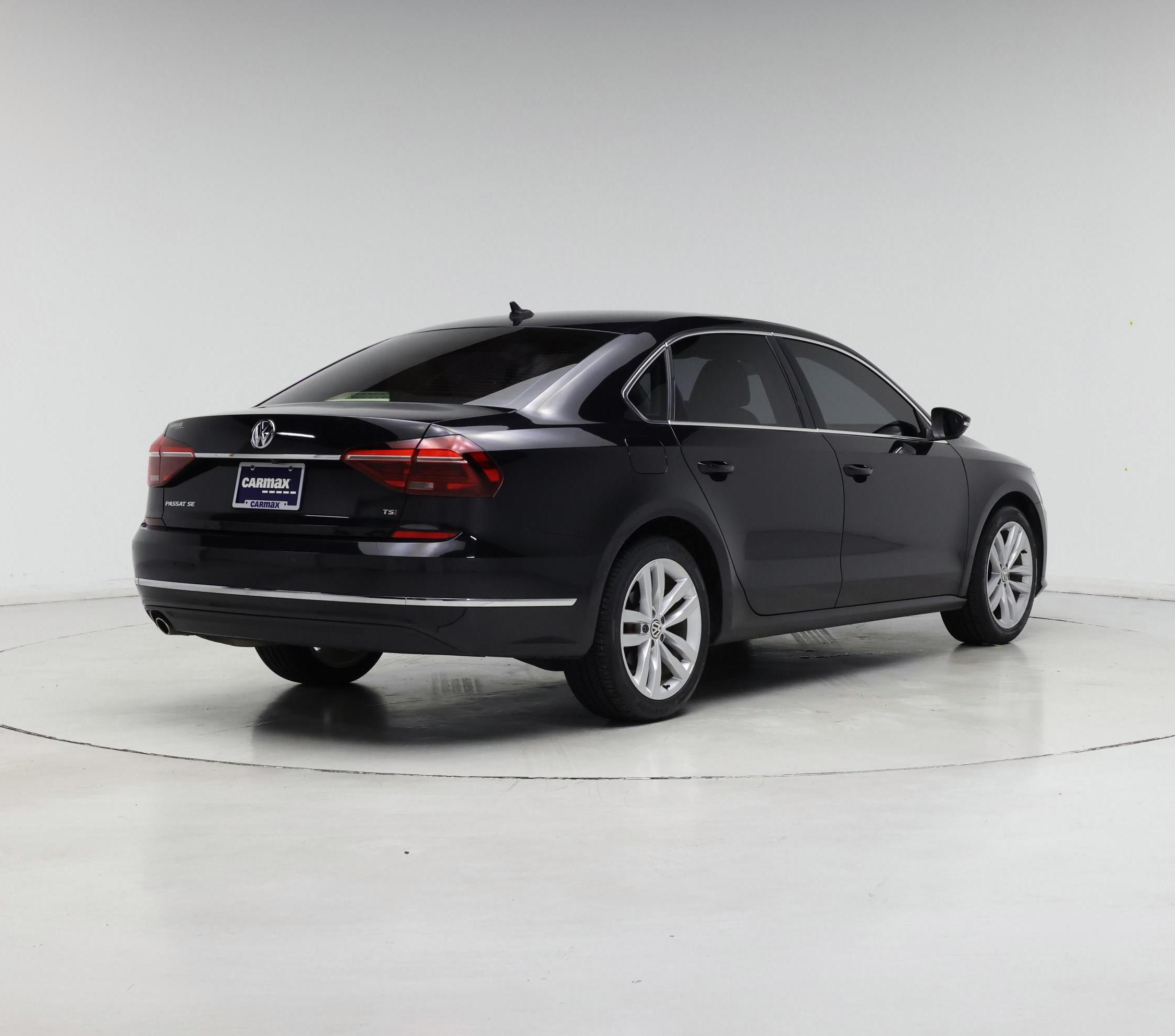 Thumbnail: 2018 Volkswagen Passat - 8