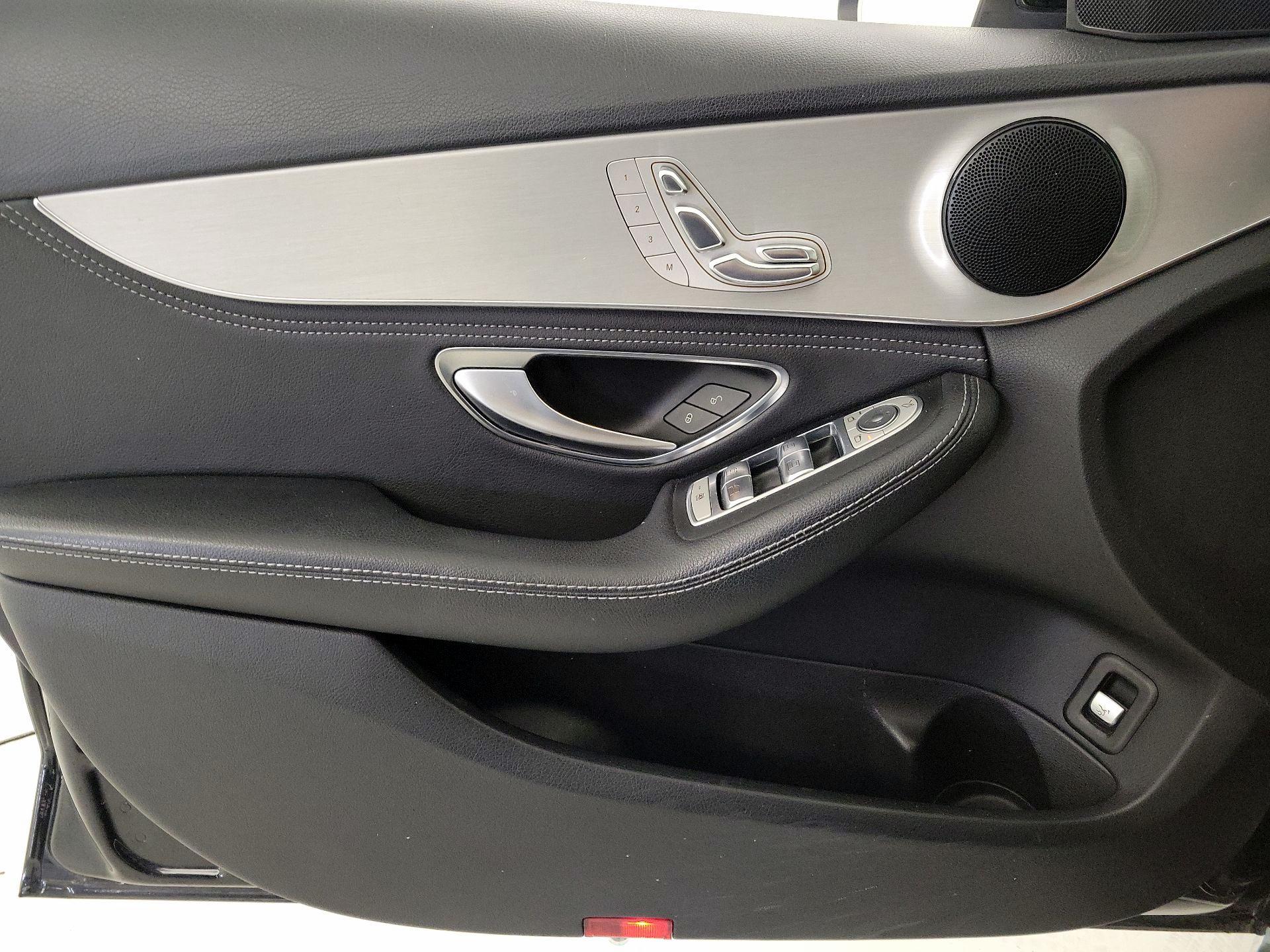 Thumbnail: 2016 Mercedes-Benz C-Class - 12