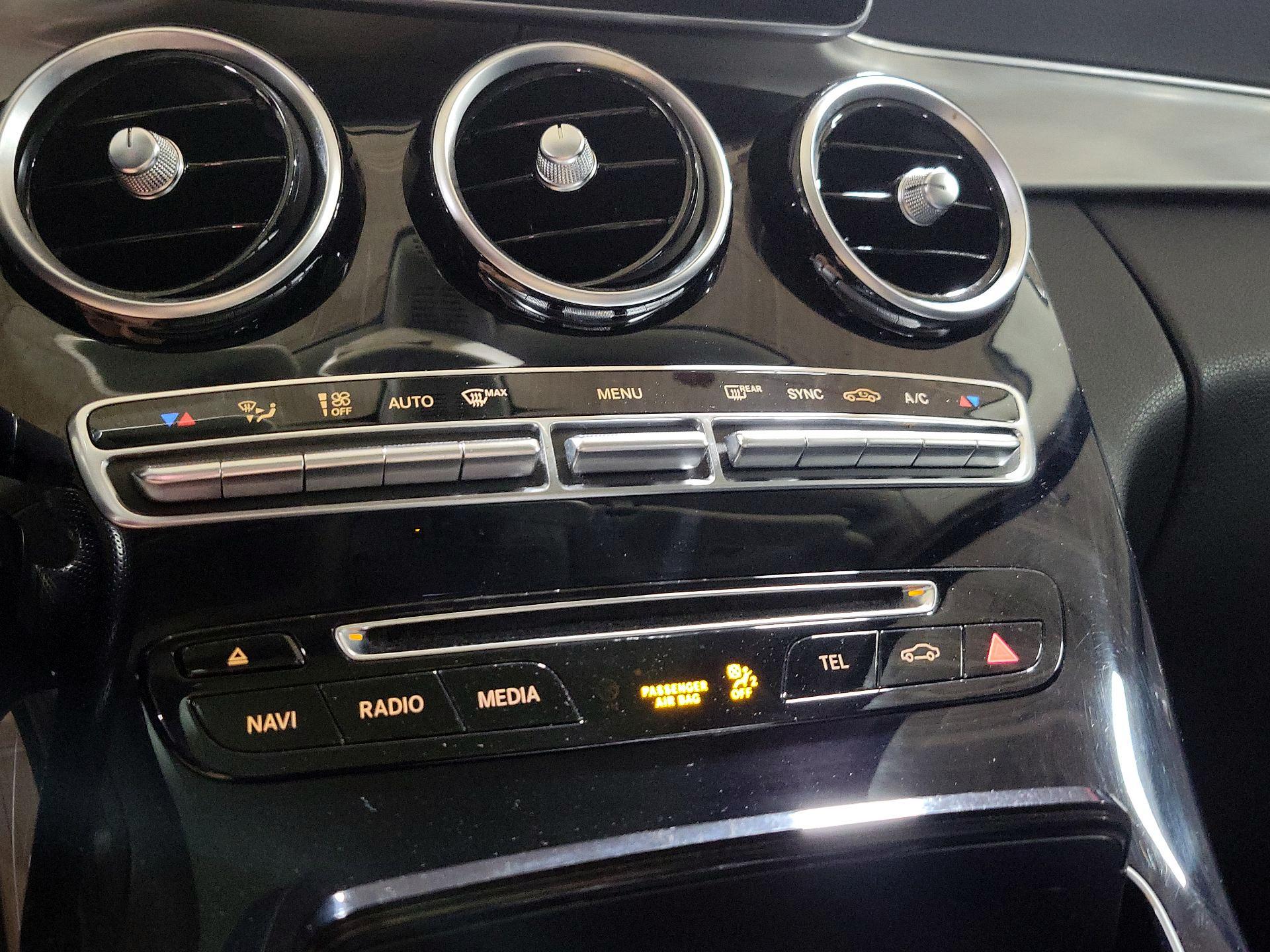 Thumbnail: 2016 Mercedes-Benz C-Class - 15