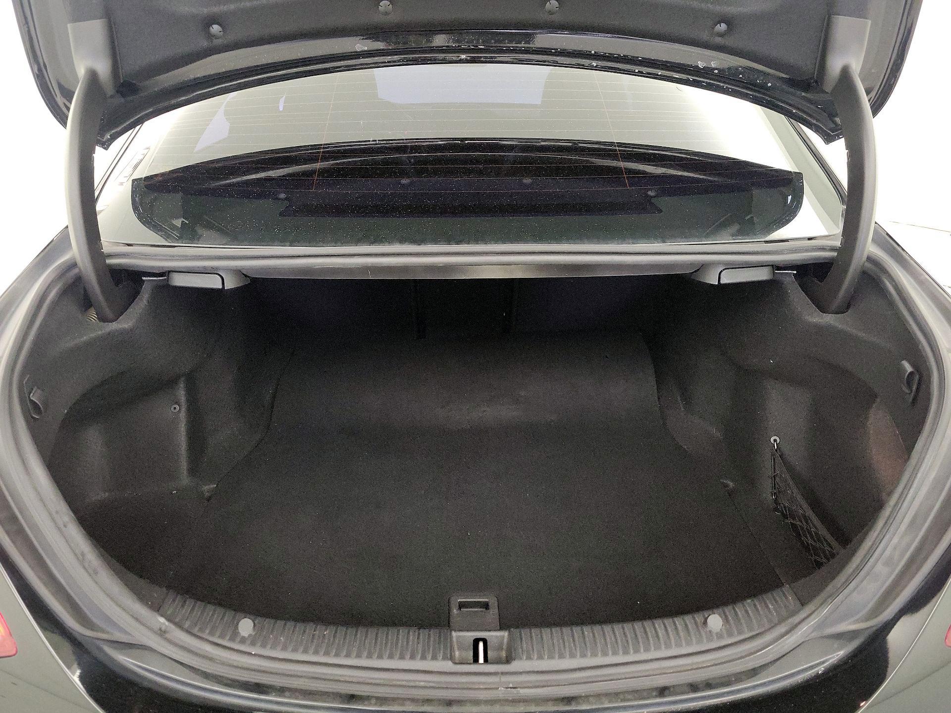 Thumbnail: 2016 Mercedes-Benz C-Class - 20