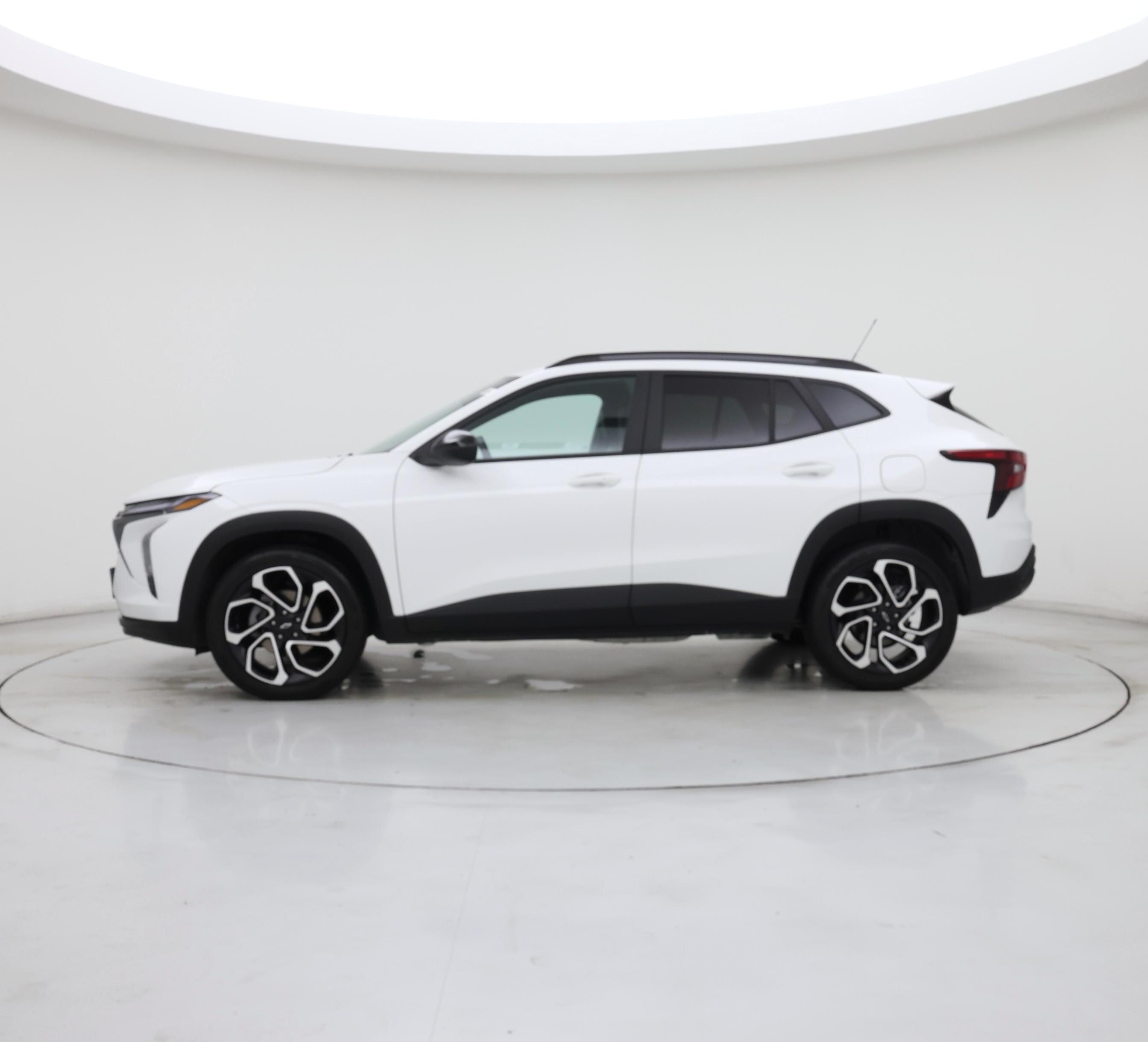 Thumbnail: 2025 Chevrolet Trax - 3