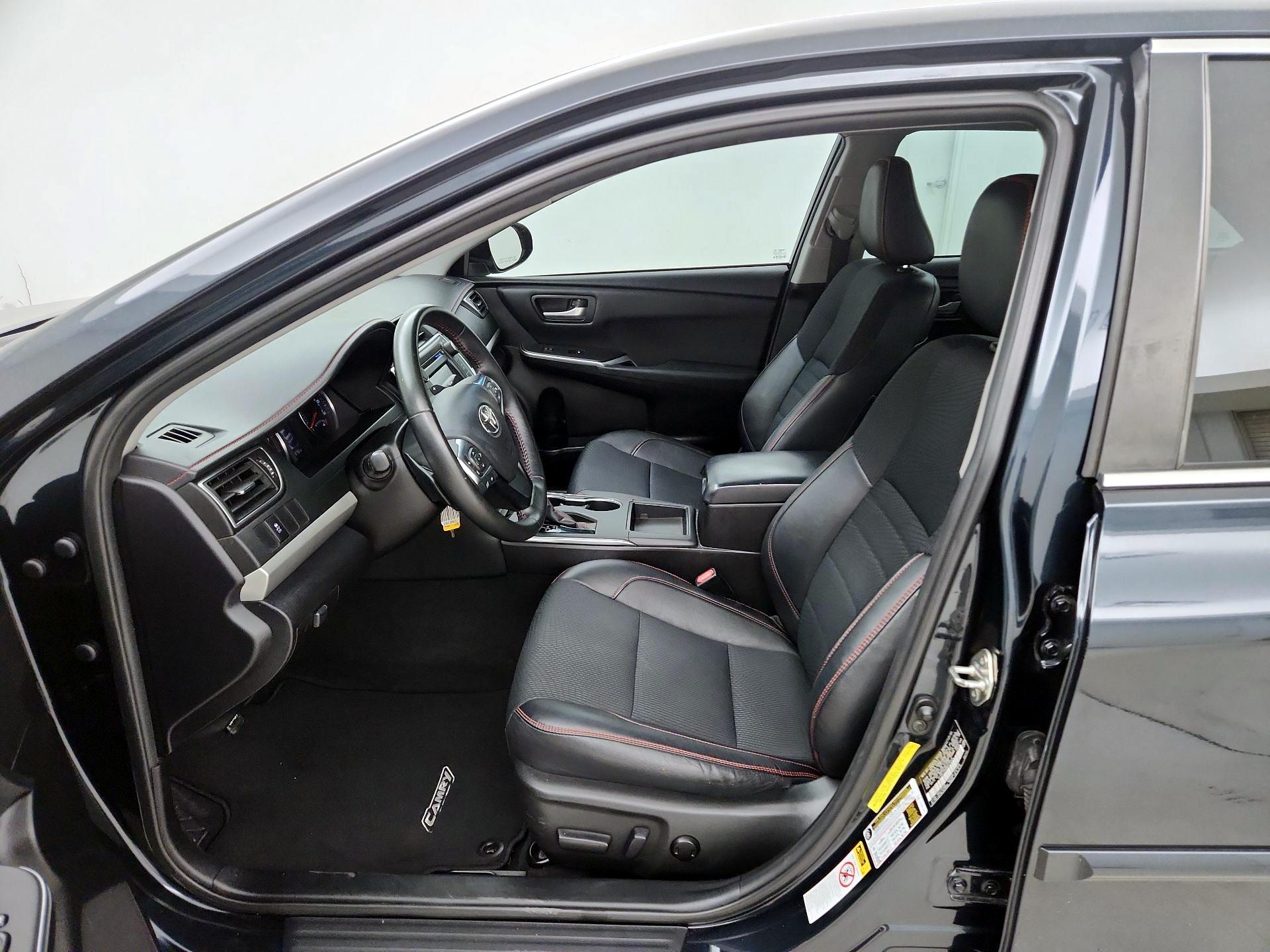 Thumbnail: 2016 Toyota Camry - 11