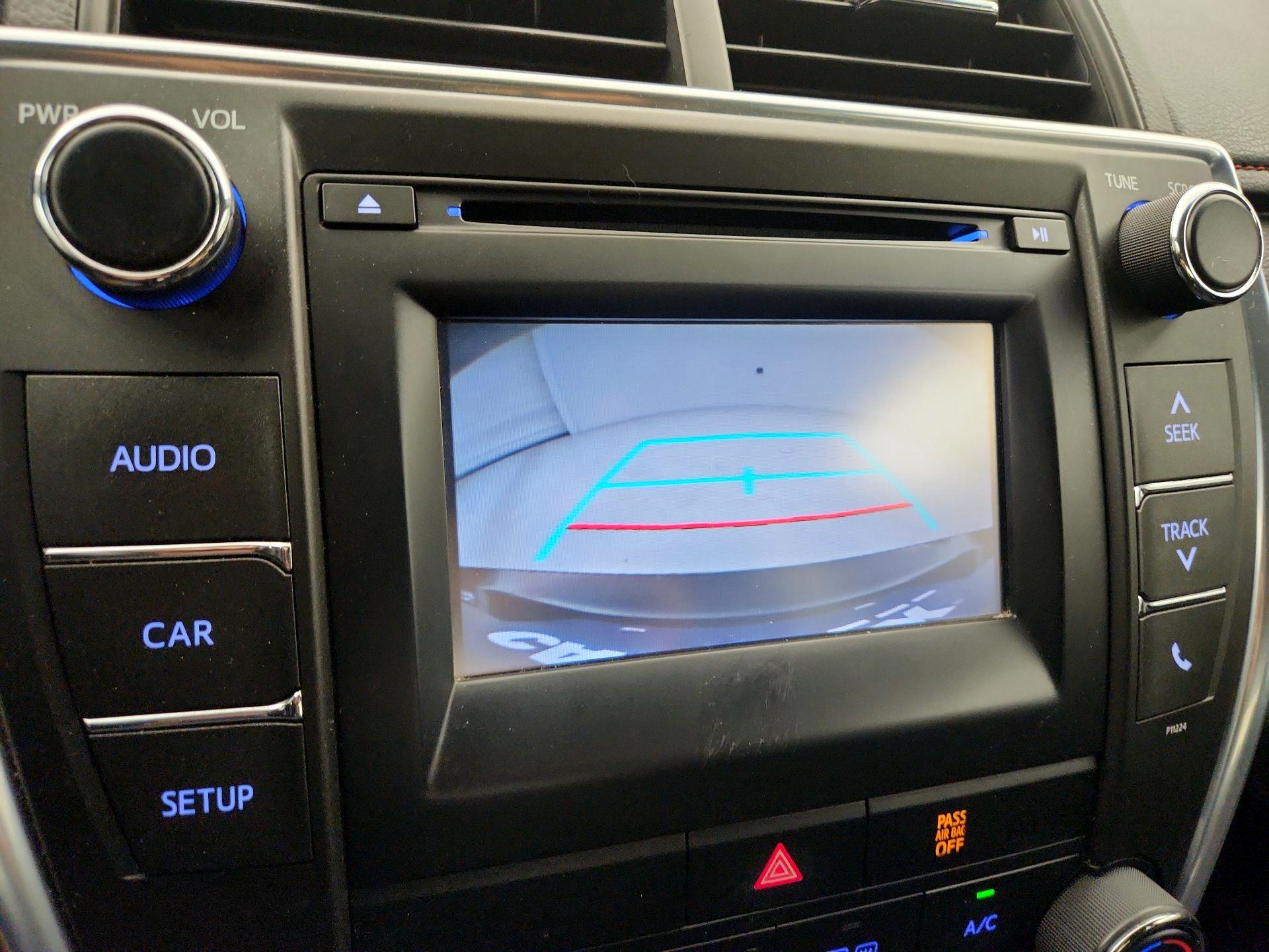 Thumbnail: 2016 Toyota Camry - 14