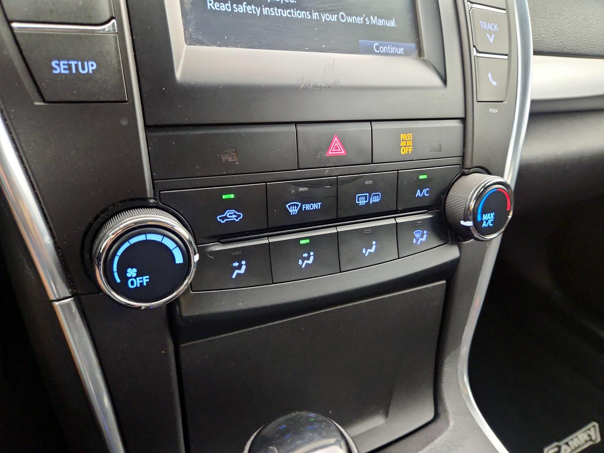 Thumbnail: 2016 Toyota Camry - 16