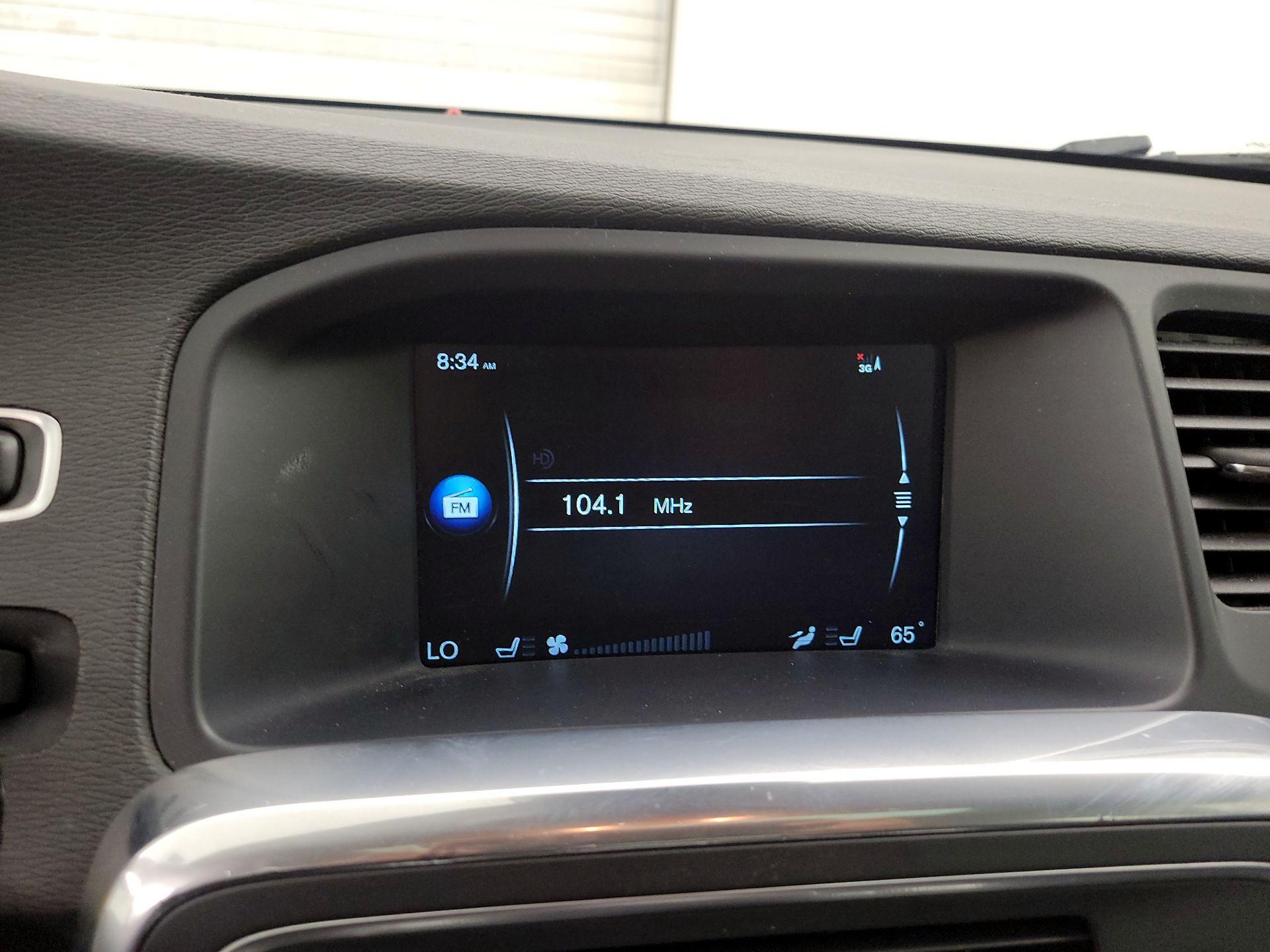 Thumbnail: 2015 Volvo V60 - 15