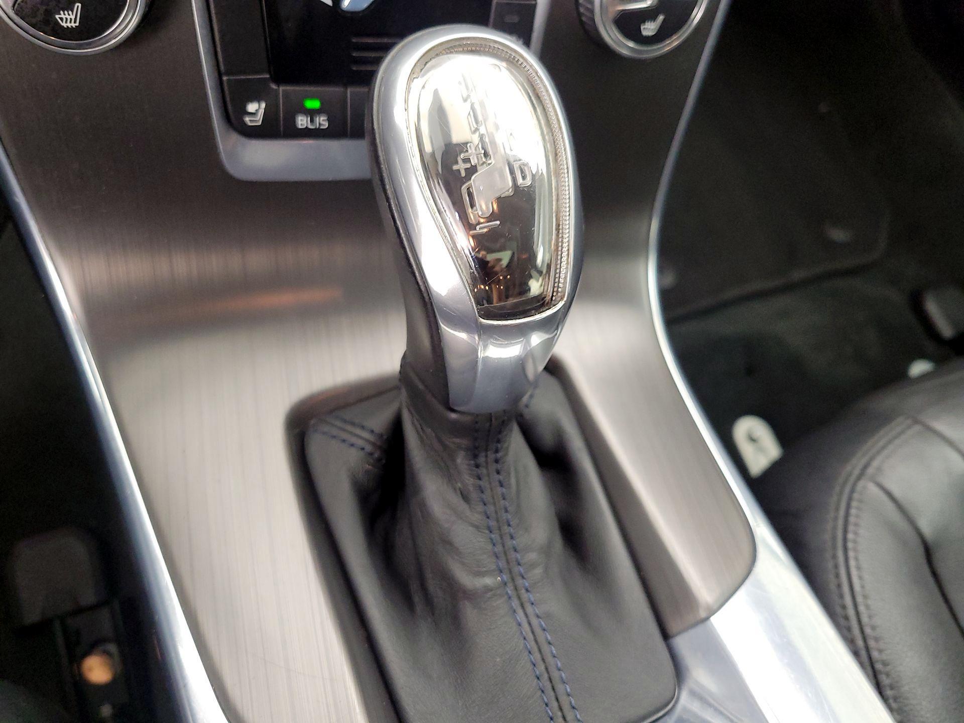 Thumbnail: 2015 Volvo V60 - 17