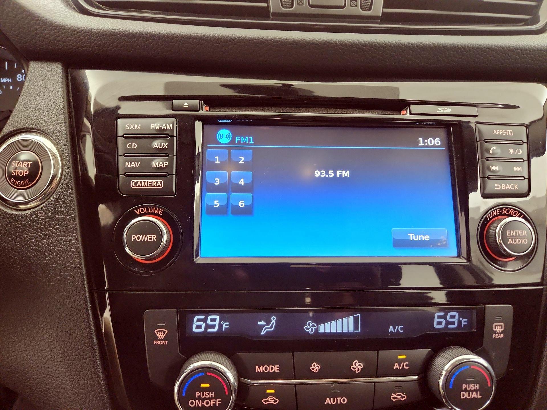 Thumbnail: 2018 Nissan Rogue Sport - 14