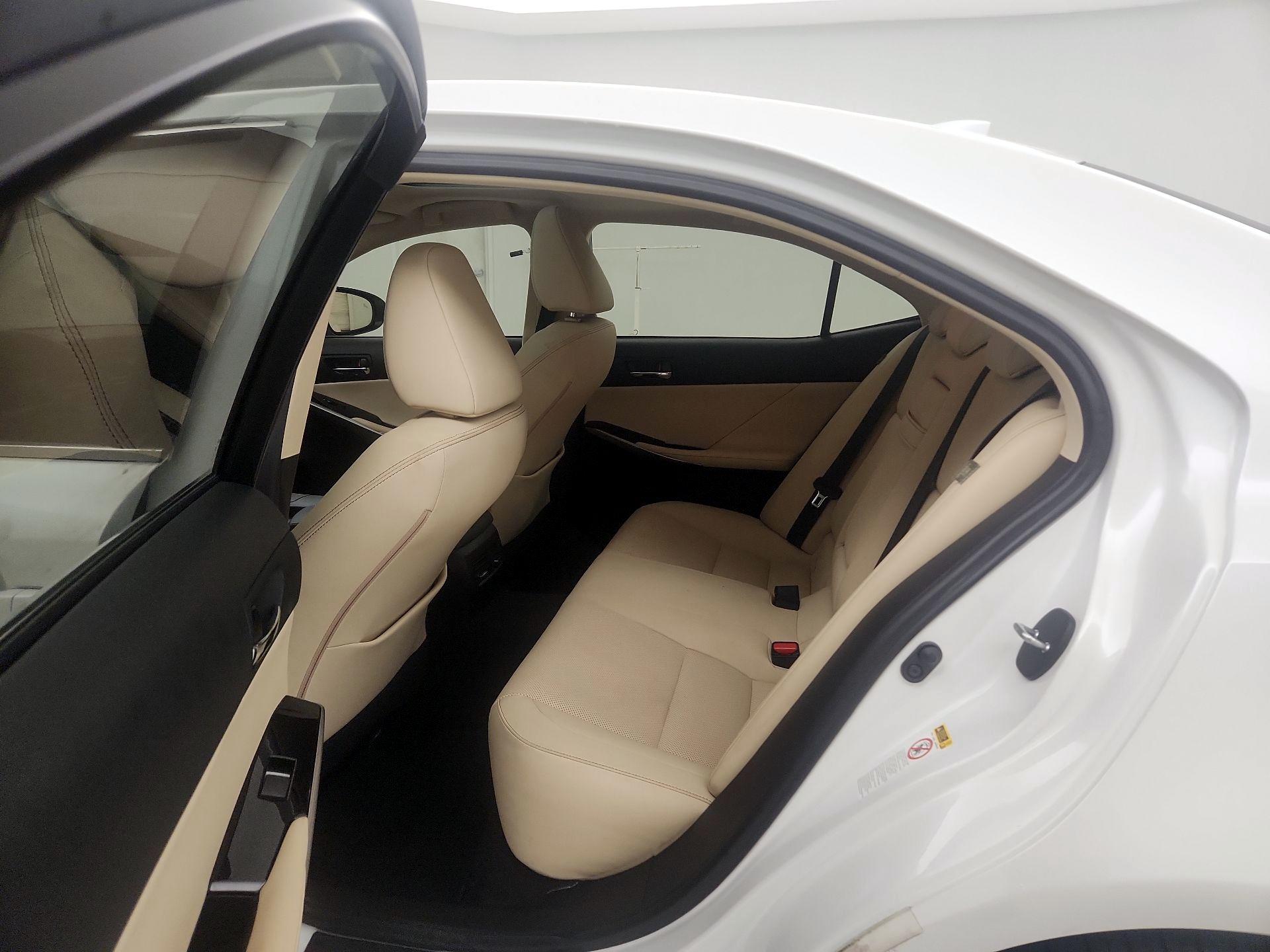 Thumbnail: 2015 Lexus IS - 19