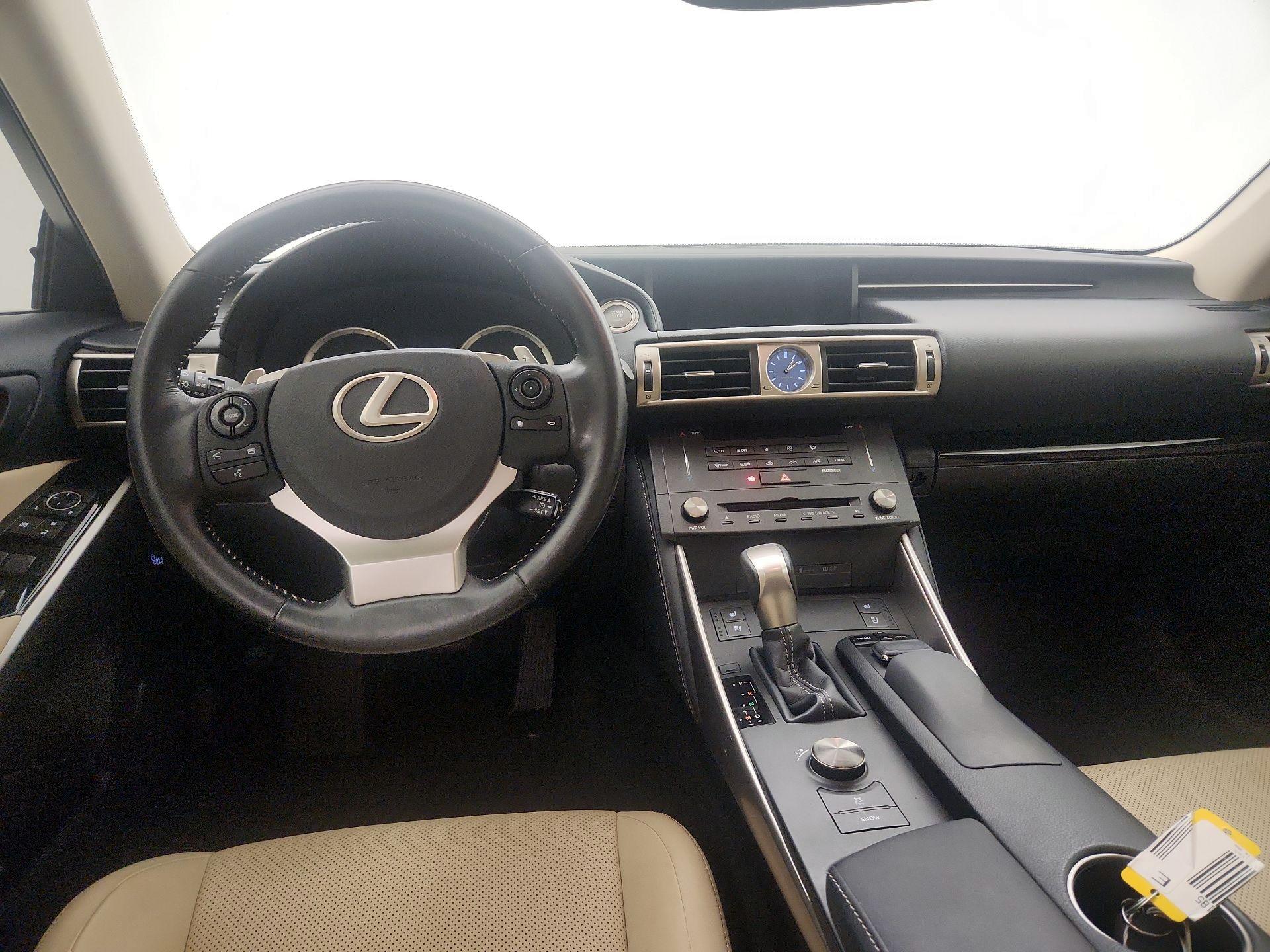 Thumbnail: 2015 Lexus IS - 8